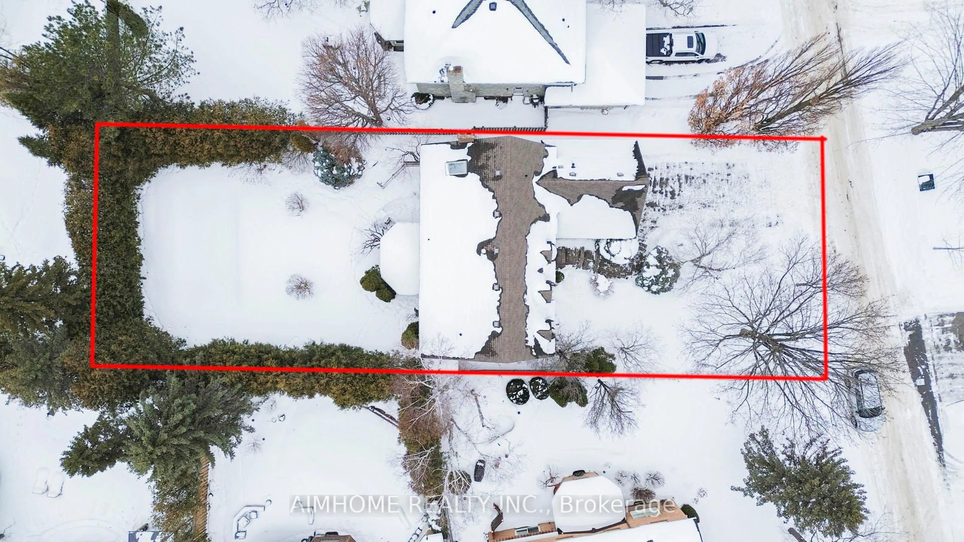A pic from outside/outdoor area/front of a property/back of a property/a pic from drone, street for 30 Ritter Cres, Markham Ontario L3R 4K5