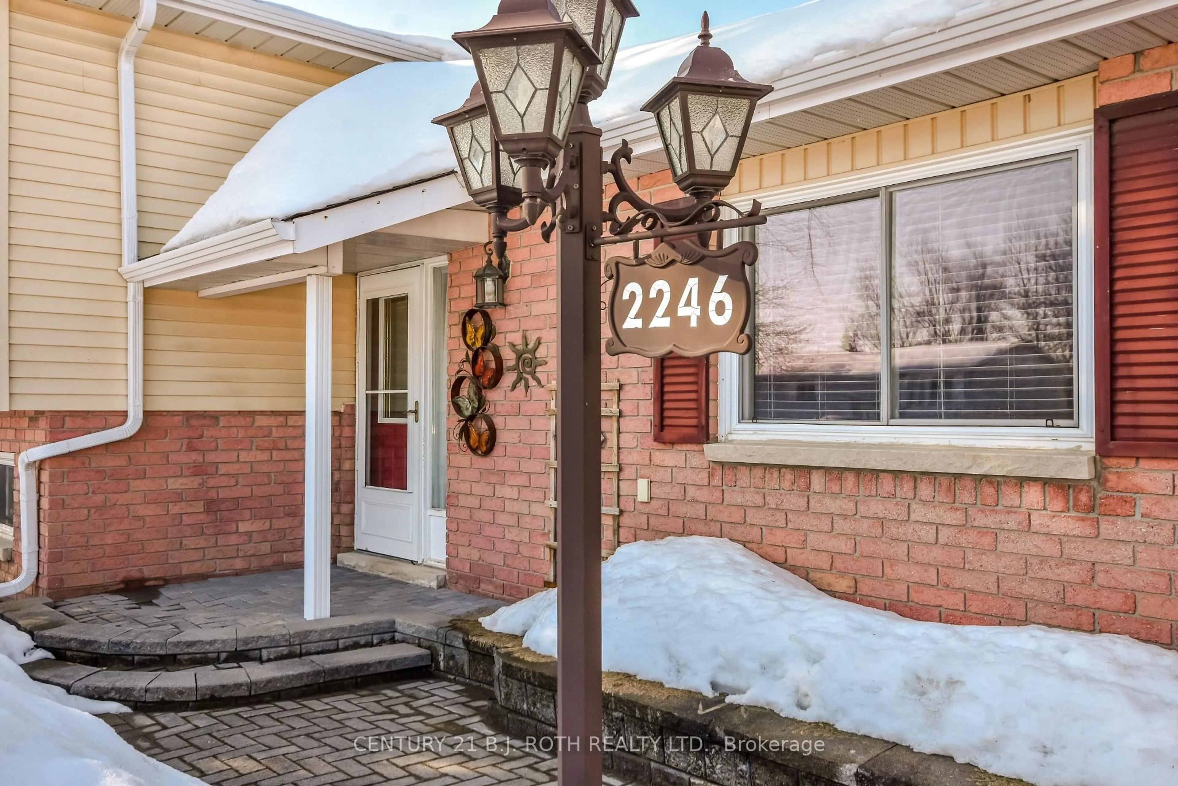 Indoor entryway for 2246 Richardson St, Innisfil Ontario L9S 1G5