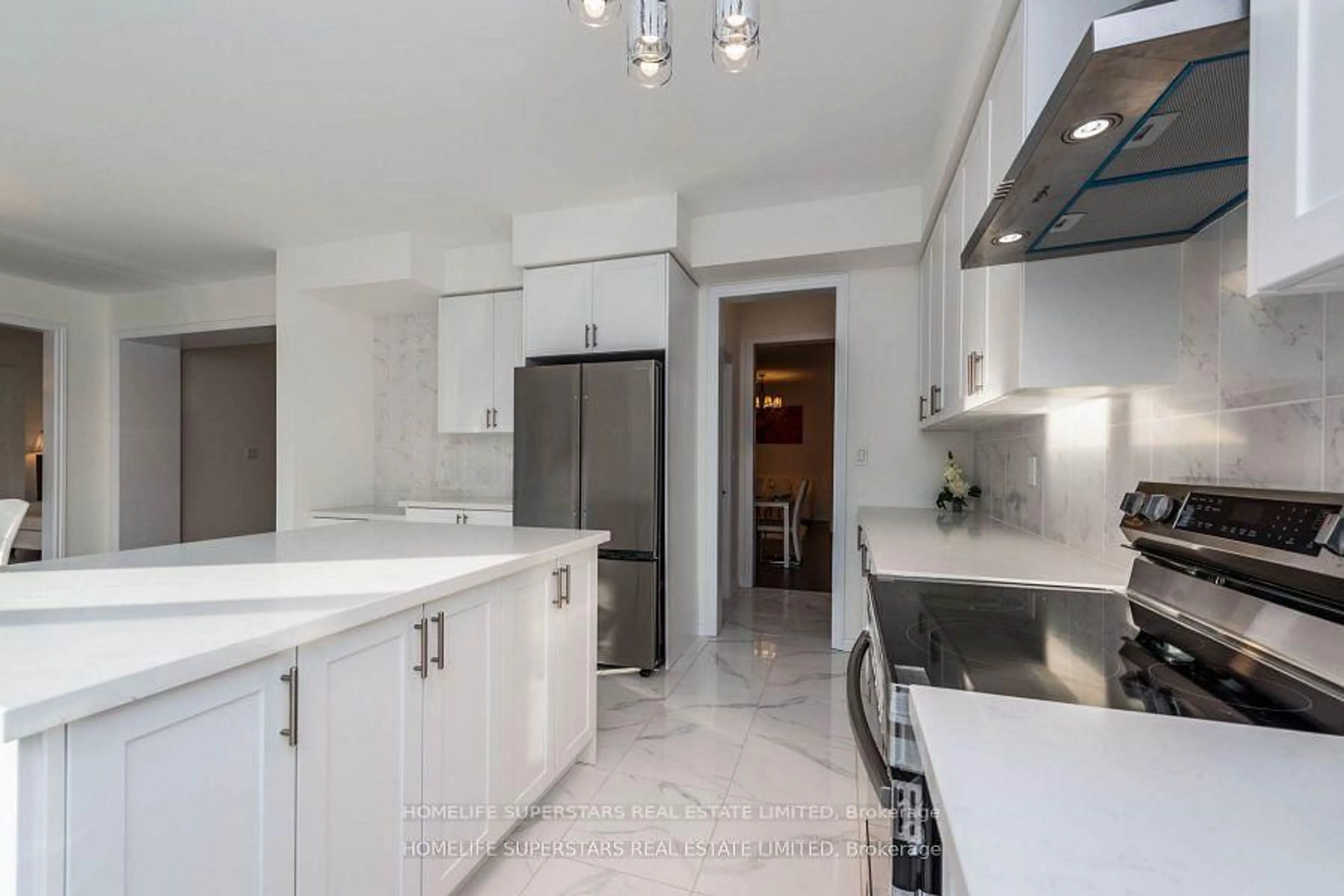 Contemporary kitchen, ceramic/tile floor for 1121 Cole St, Innisfil Ontario L9R 0R3