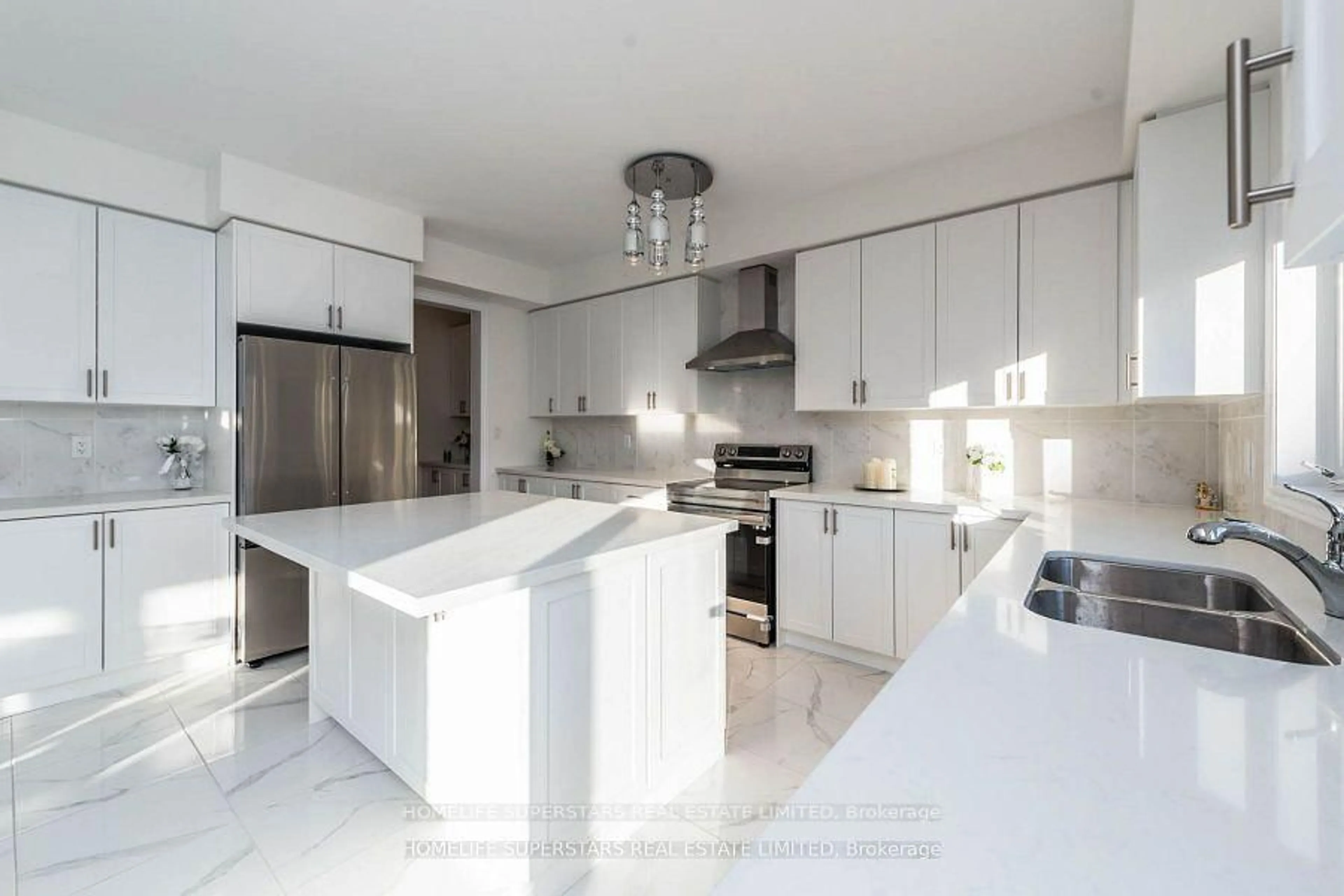 Contemporary kitchen, ceramic/tile floor for 1121 Cole St, Innisfil Ontario L9R 0R3