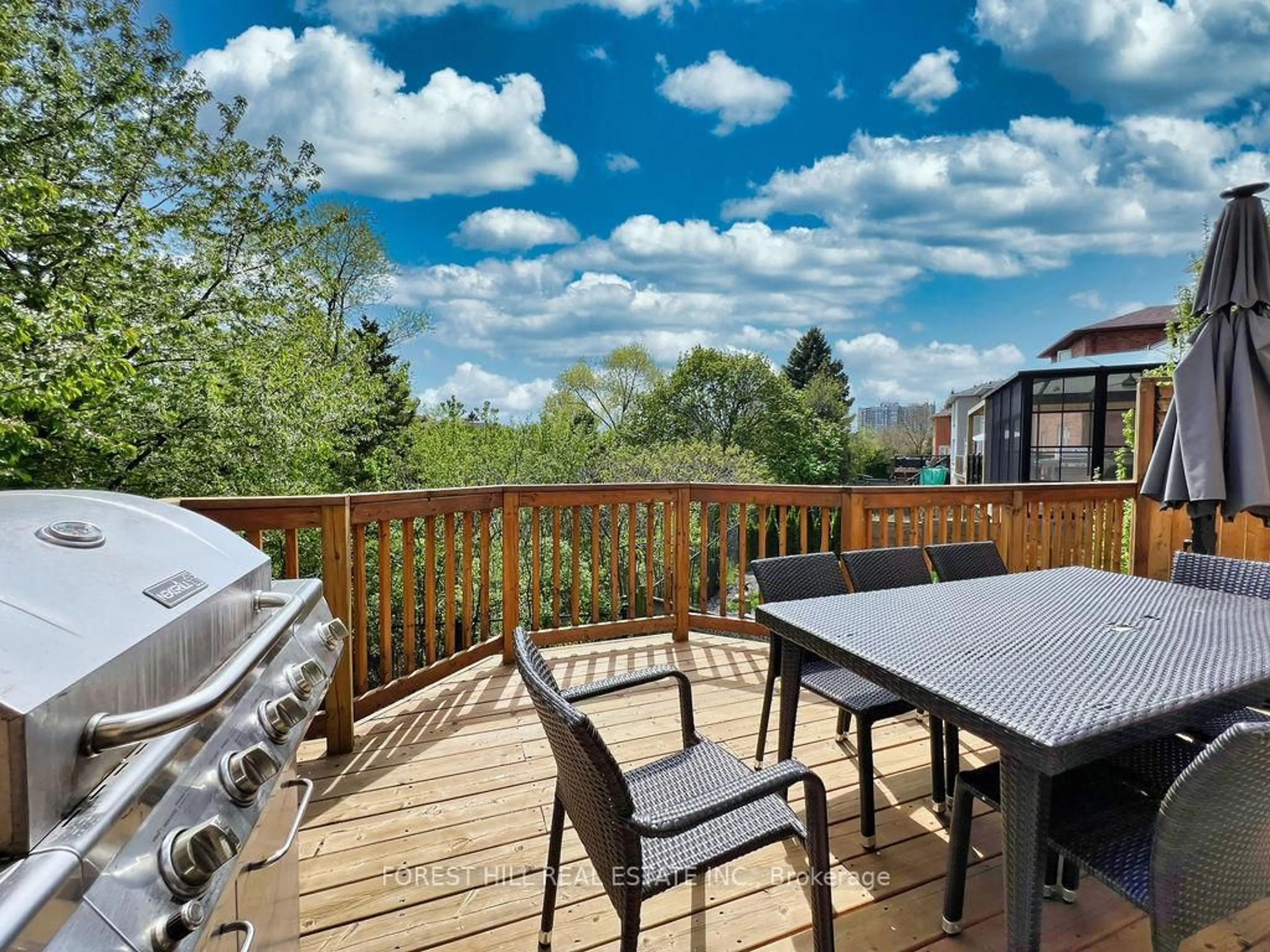 Patio, water/lake/river/ocean view for 211 Franklin Ave, Vaughan Ontario L4J 7L4