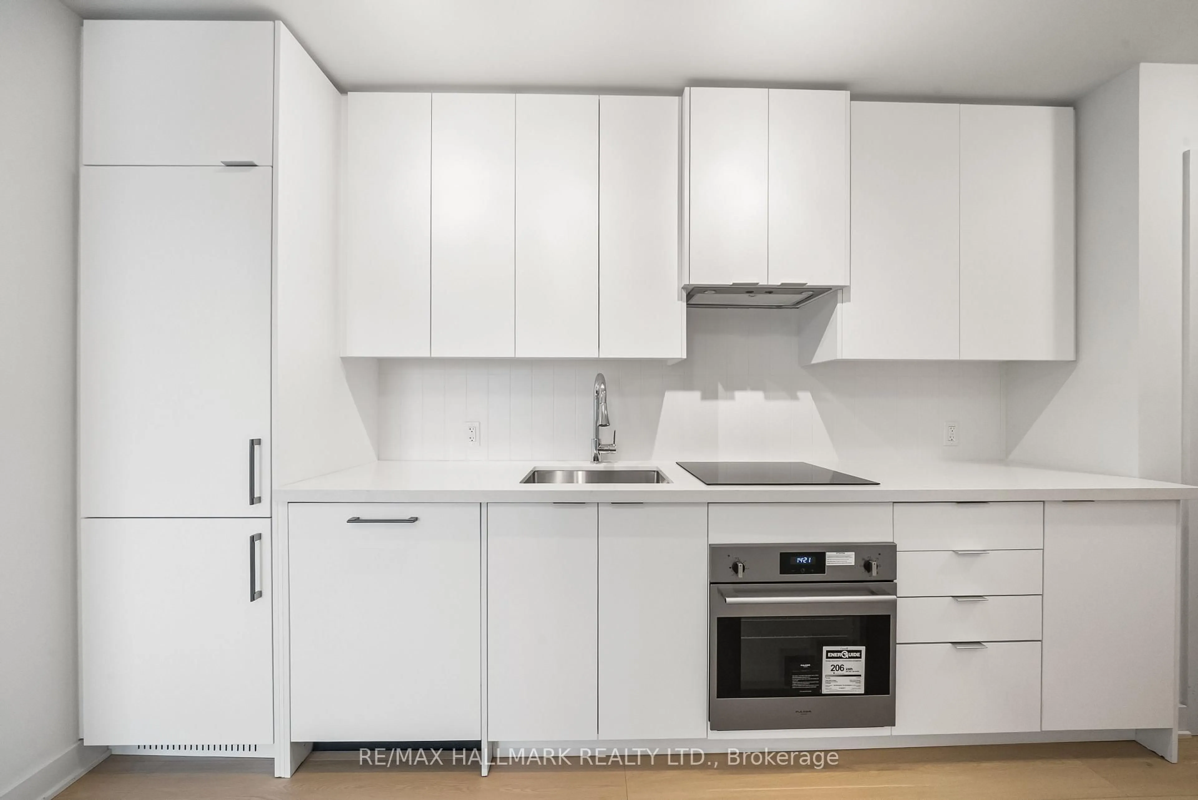 Standard kitchen, wood/laminate floor for 2920 Highway 7 #2302, Vaughan Ontario L4K 0P4