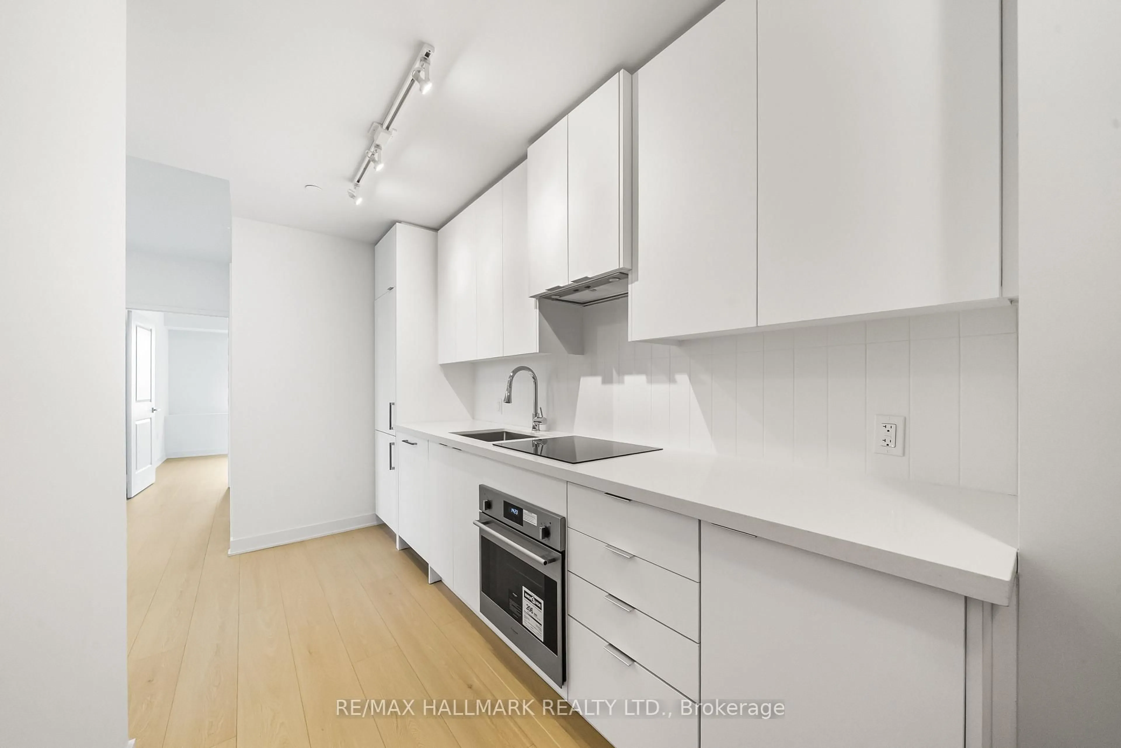 Standard kitchen, unknown for 2920 Highway 7 #2302, Vaughan Ontario L4K 0P4