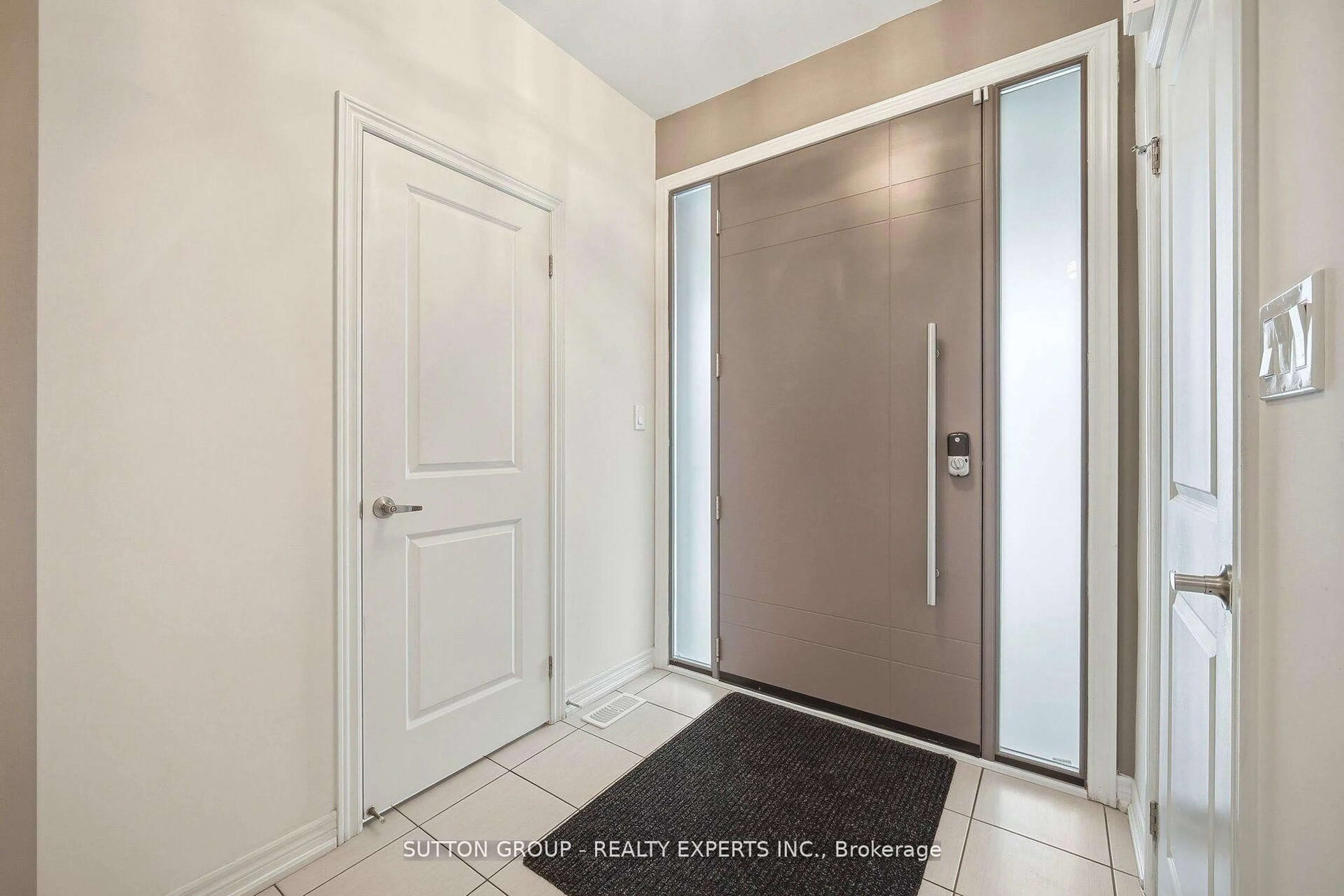 Indoor entryway for 146 Beaconsfield Dr, Vaughan Ontario L4H 4L7