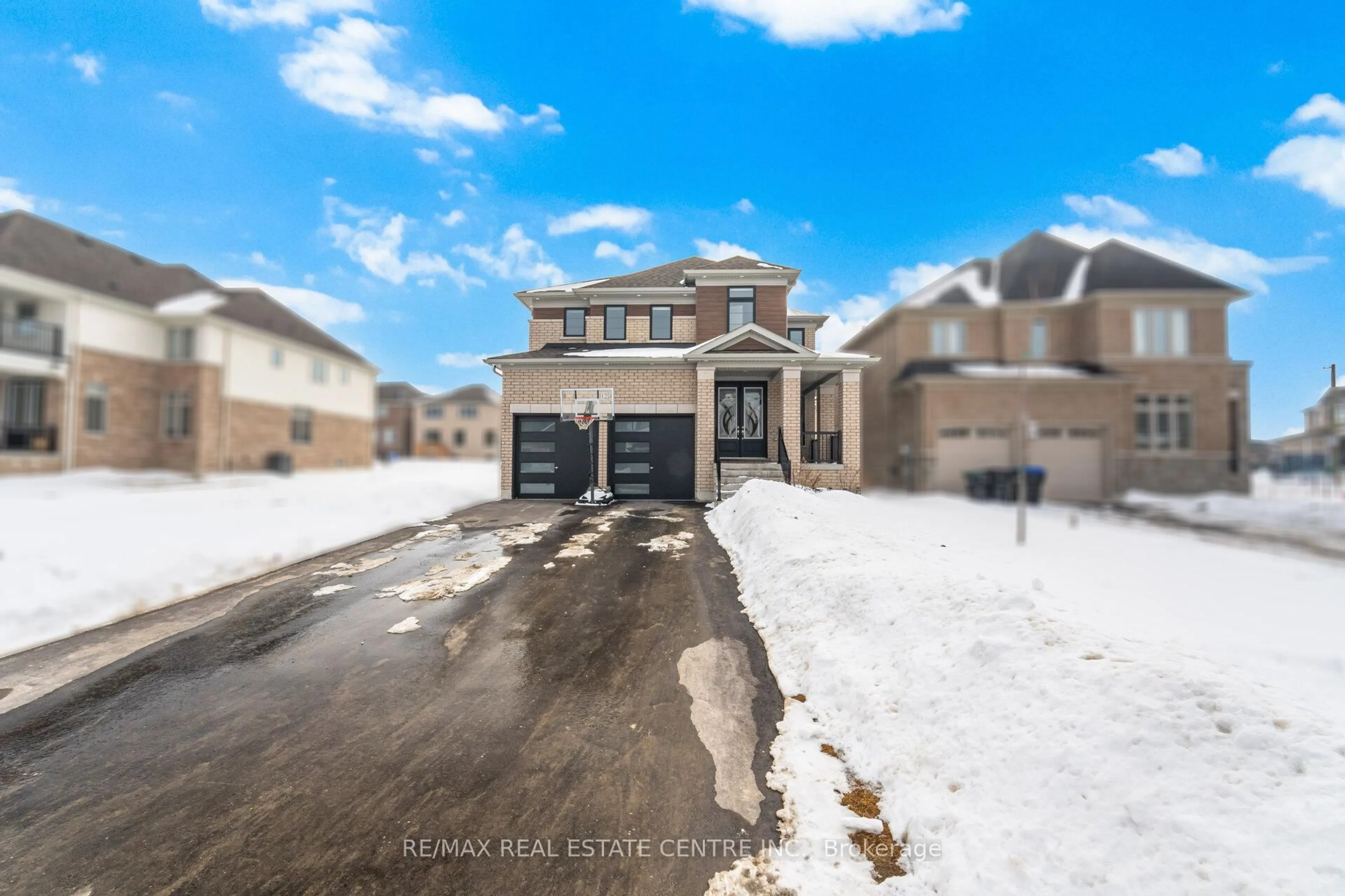 A pic from outside/outdoor area/front of a property/back of a property/a pic from drone, street for 112 Bluebird Blvd, Adjala-Tosorontio Ontario L0G 1W0