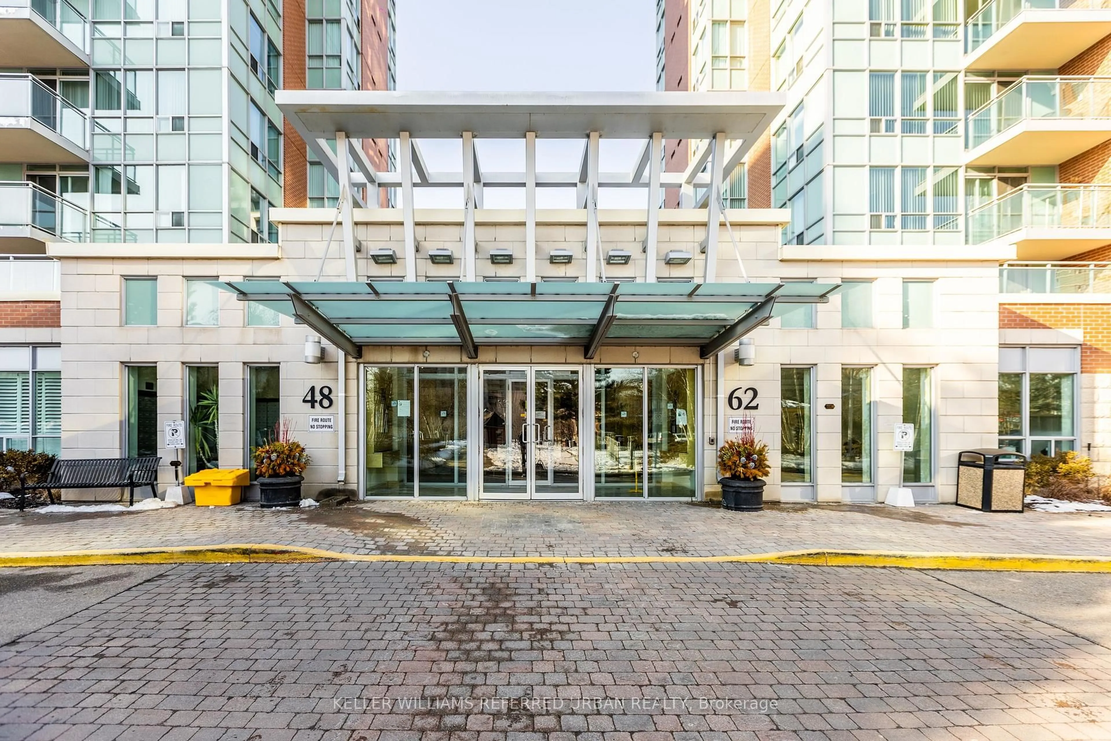 Indoor foyer for 48 Suncrest Blvd #116, Markham Ontario L3T 7Y5