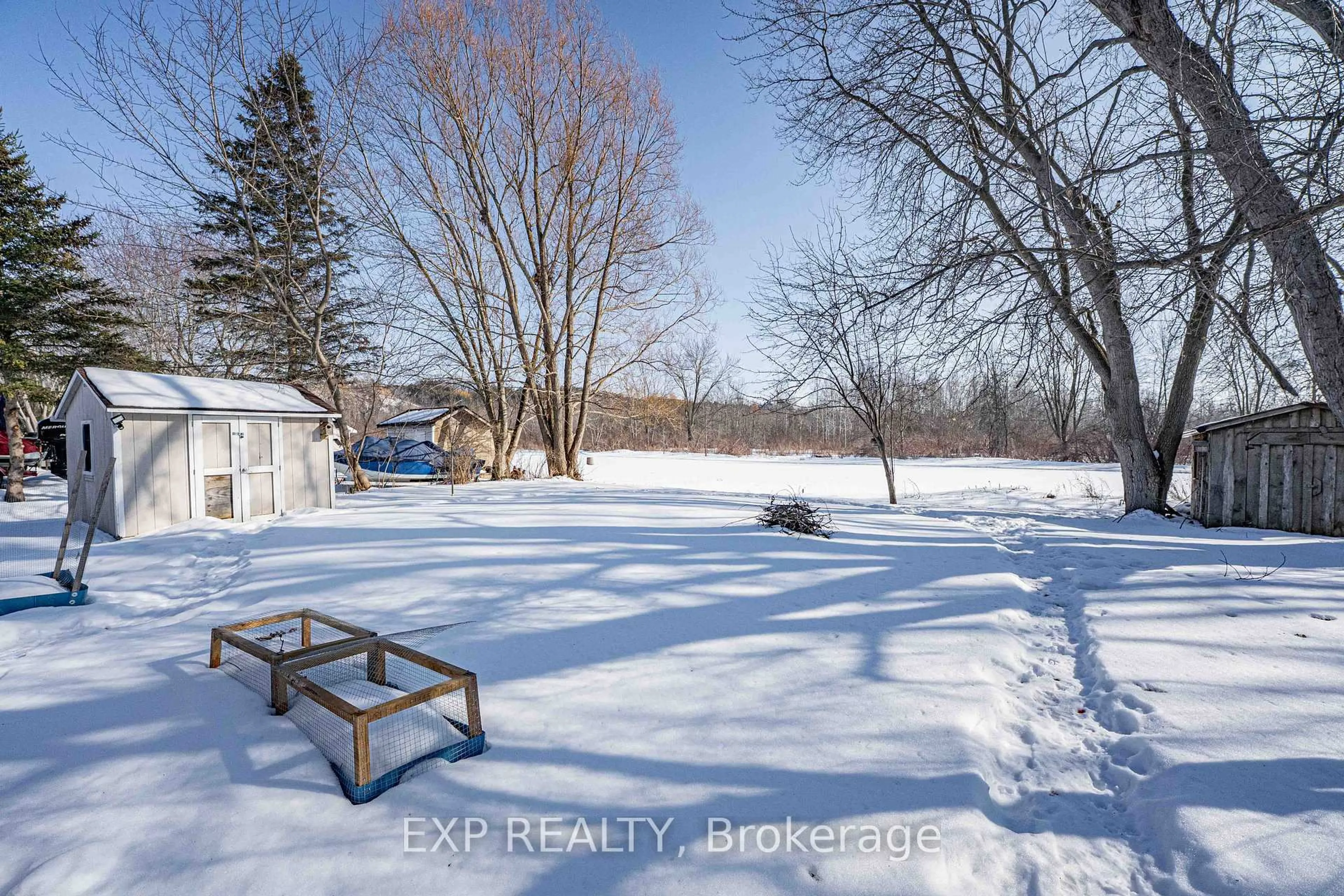 Patio, water/lake/river/ocean view for 367 Adeline Dr, Georgina Ontario L4P 3C4