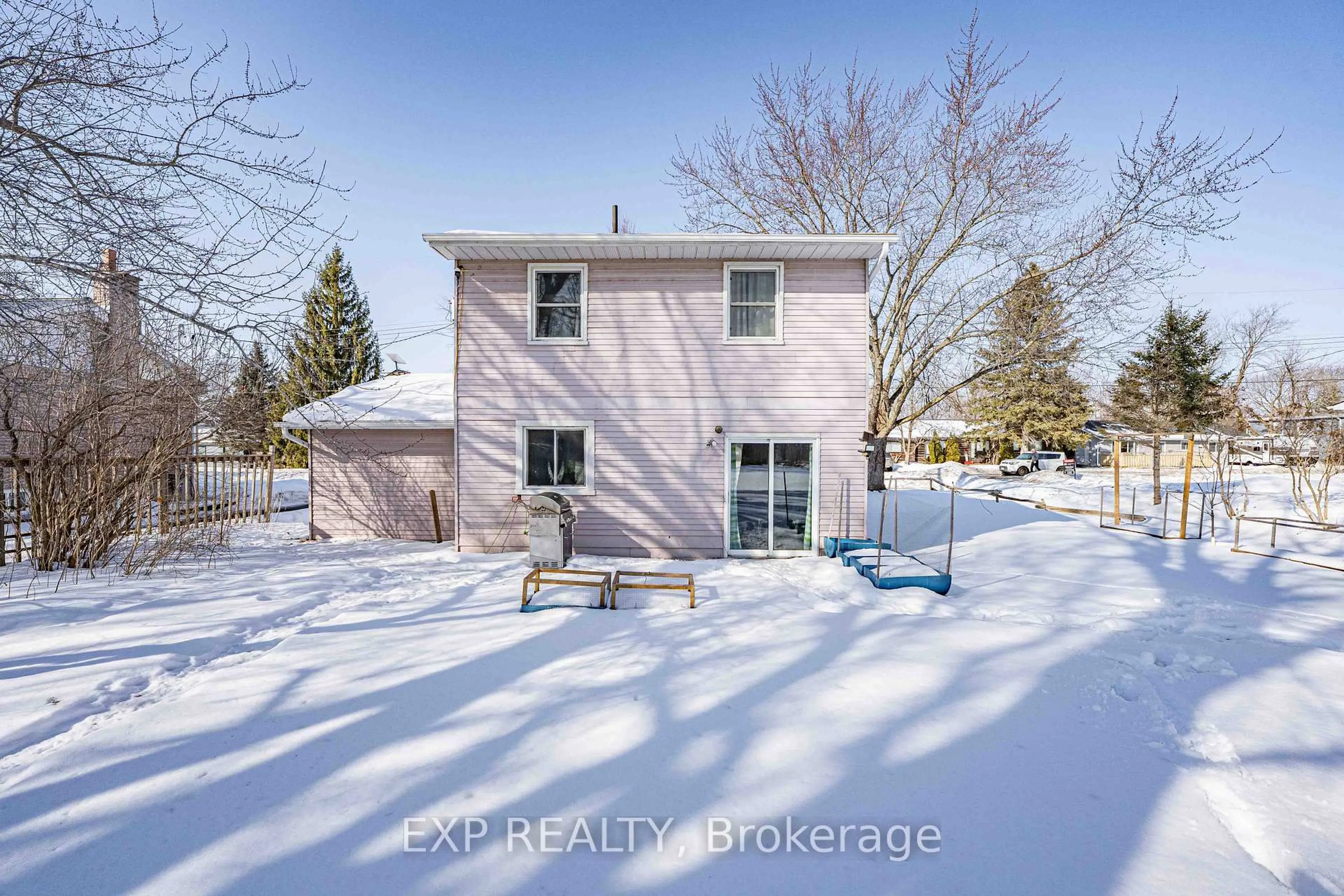A pic from outside/outdoor area/front of a property/back of a property/a pic from drone, water/lake/river/ocean view for 367 Adeline Dr, Georgina Ontario L4P 3C4