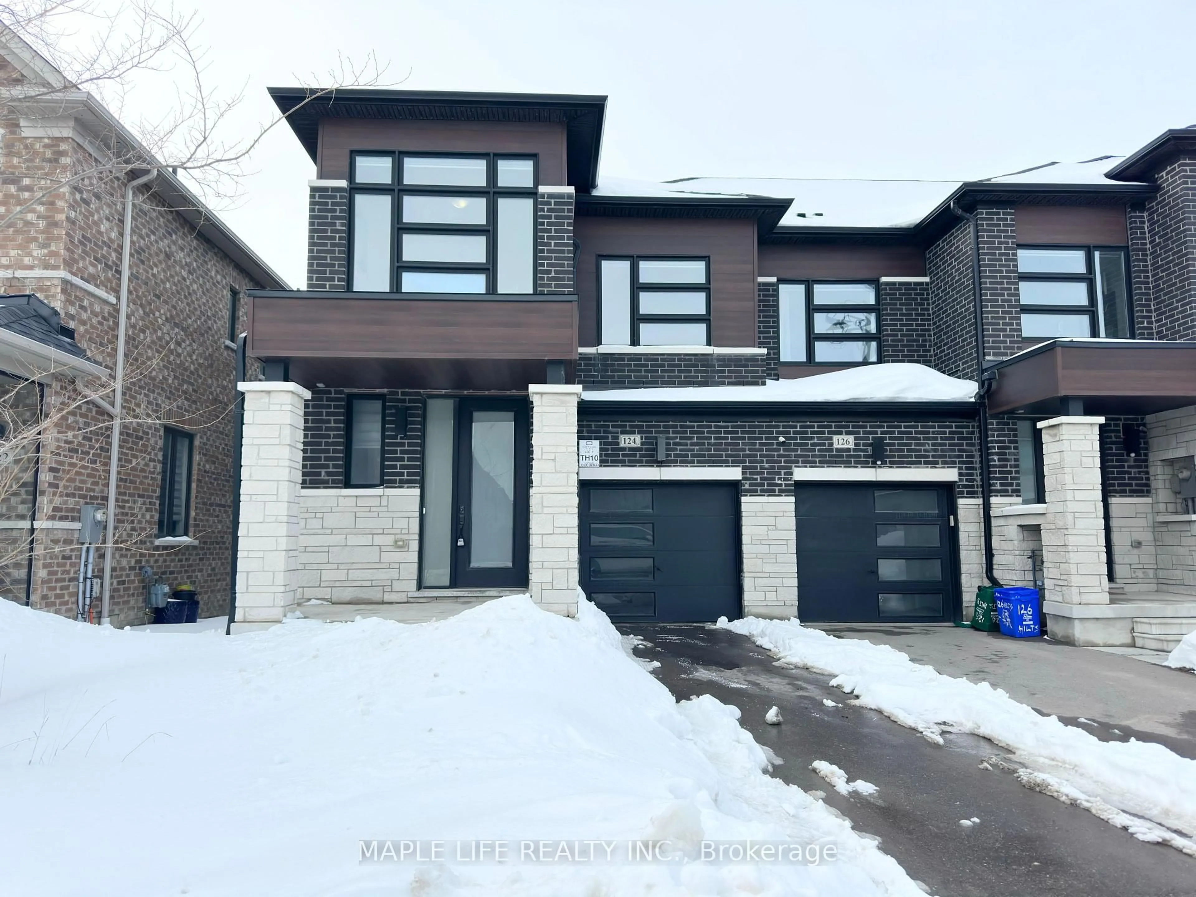 Home with brick exterior material, street for 124 Hilts Dr, Richmond Hill Ontario L4S 0J2