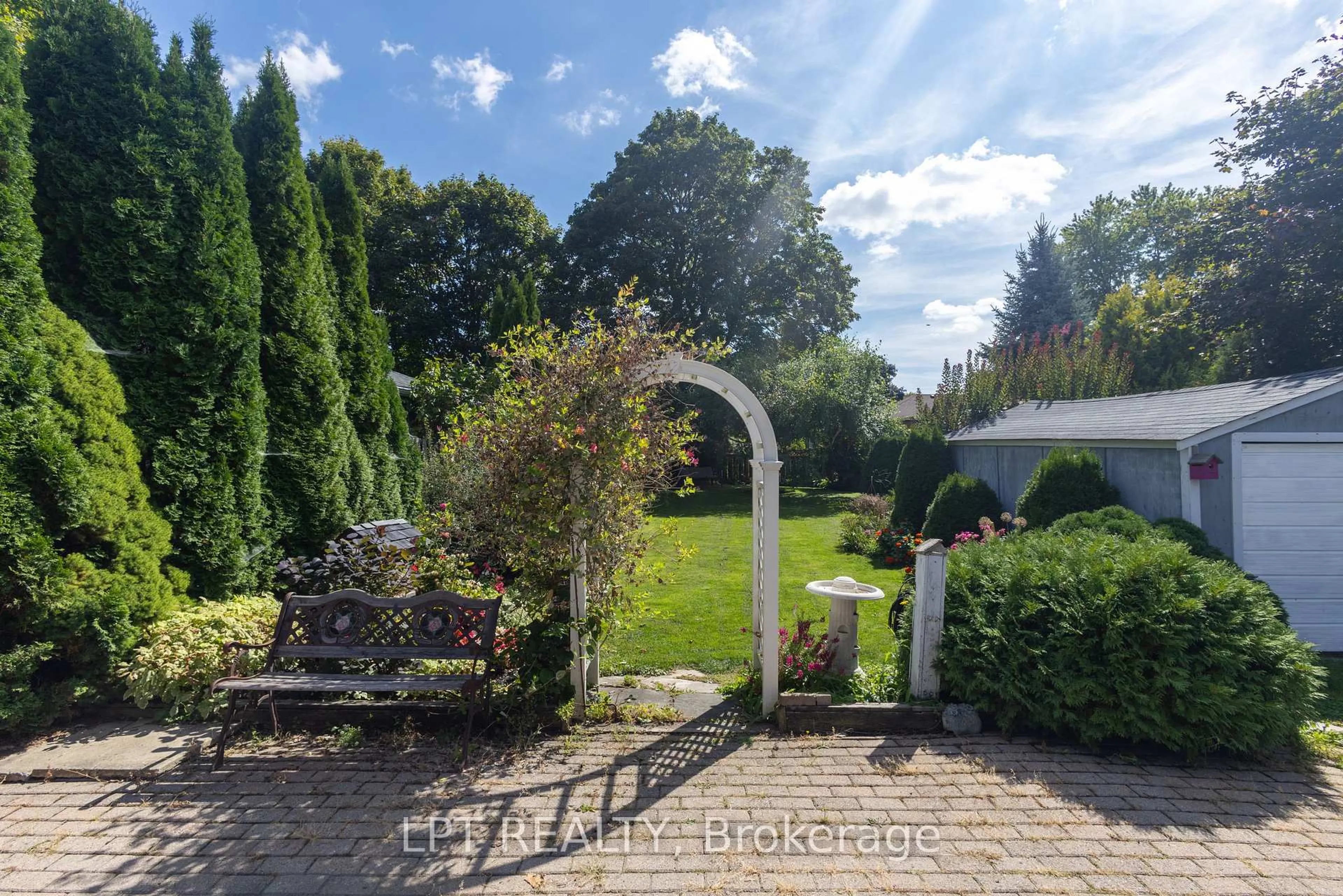 A pic from outside/outdoor area/front of a property/back of a property/a pic from drone, street for 6823 Main St, Whitchurch-Stouffville Ontario L4A 7G4
