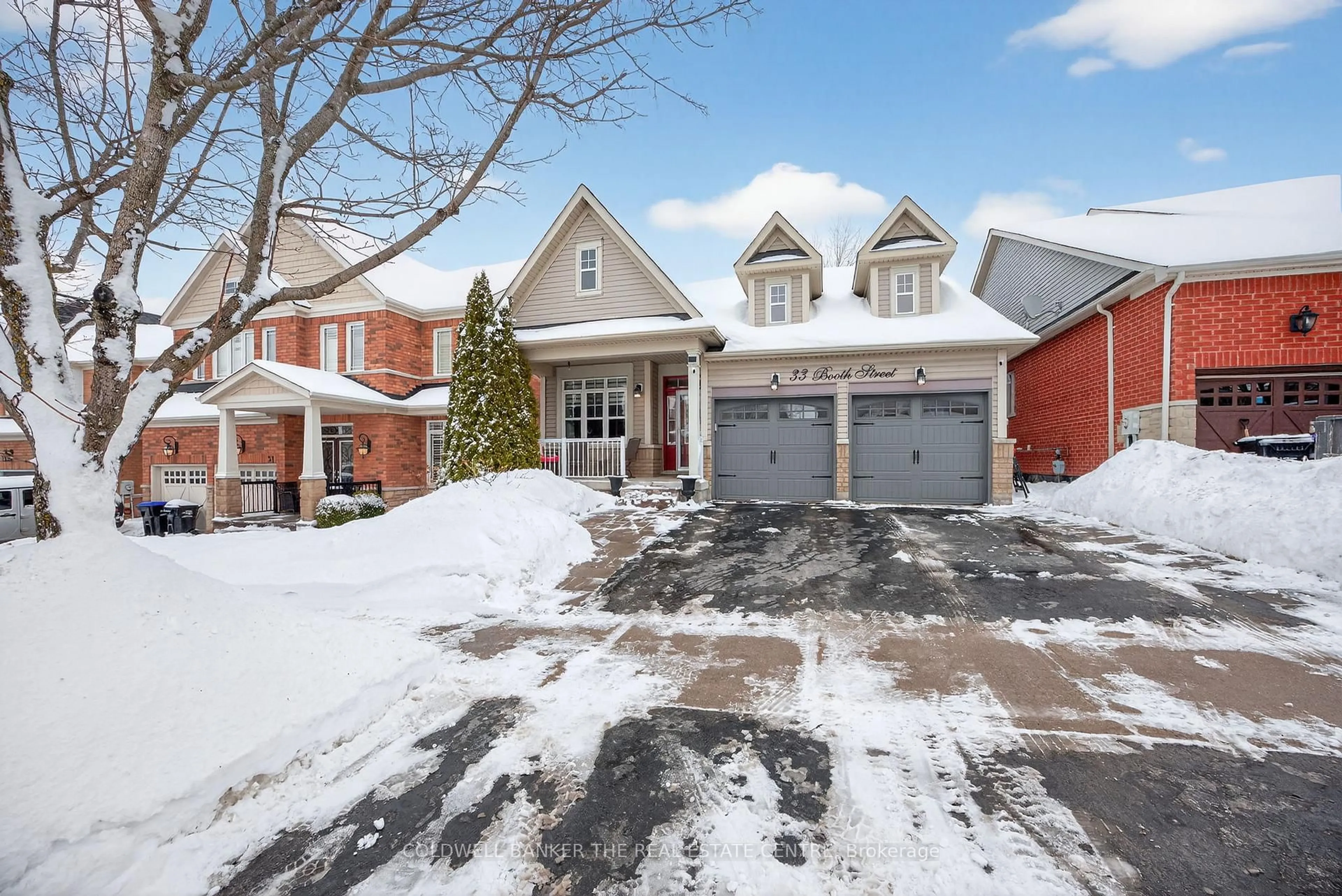 Home with brick exterior material, street for 33 Booth St, Bradford West Gwillimbury Ontario L3Z 0A4