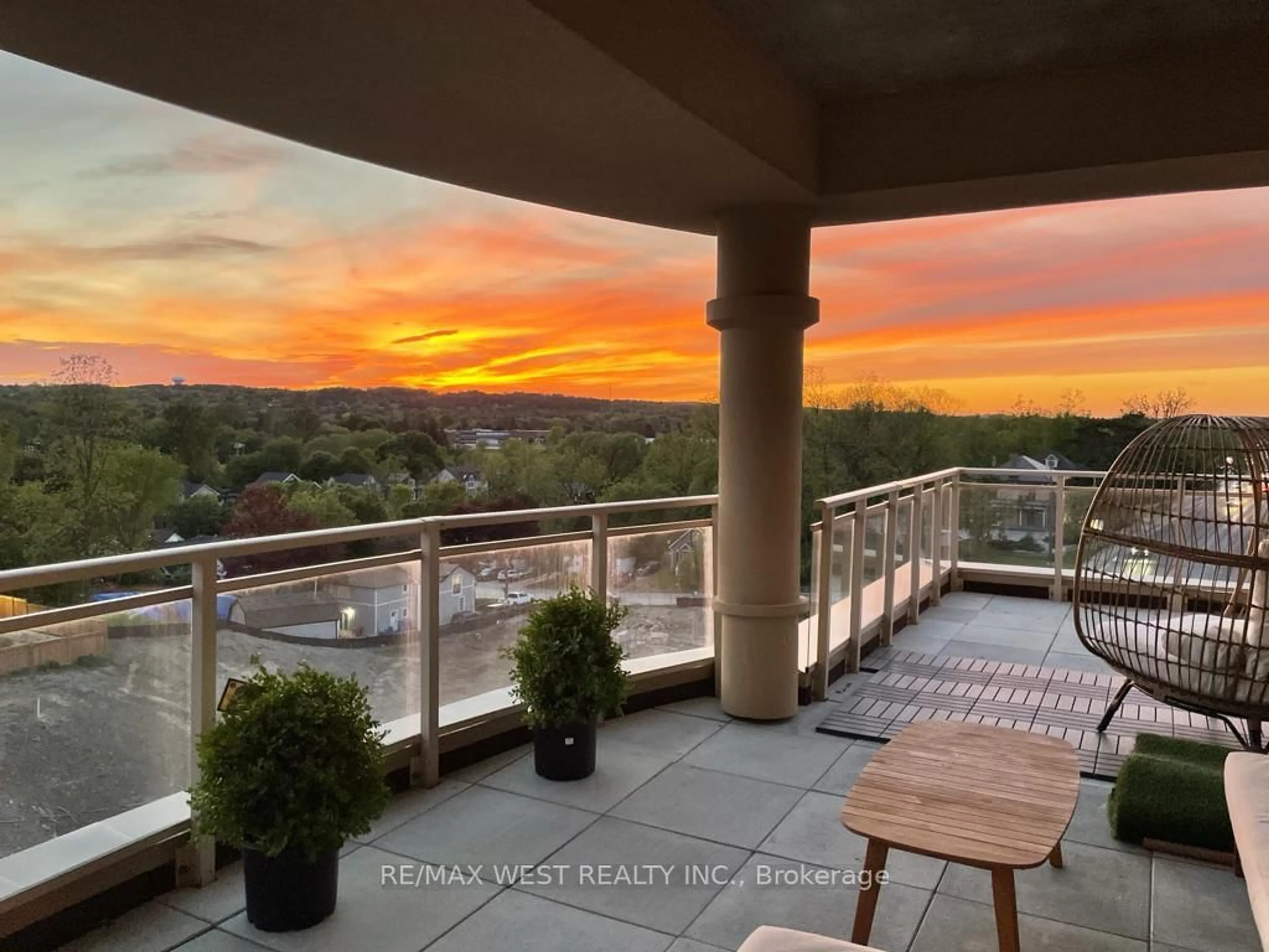 Unknown for 15277 Yonge St #503, Aurora Ontario L4G 1Y3