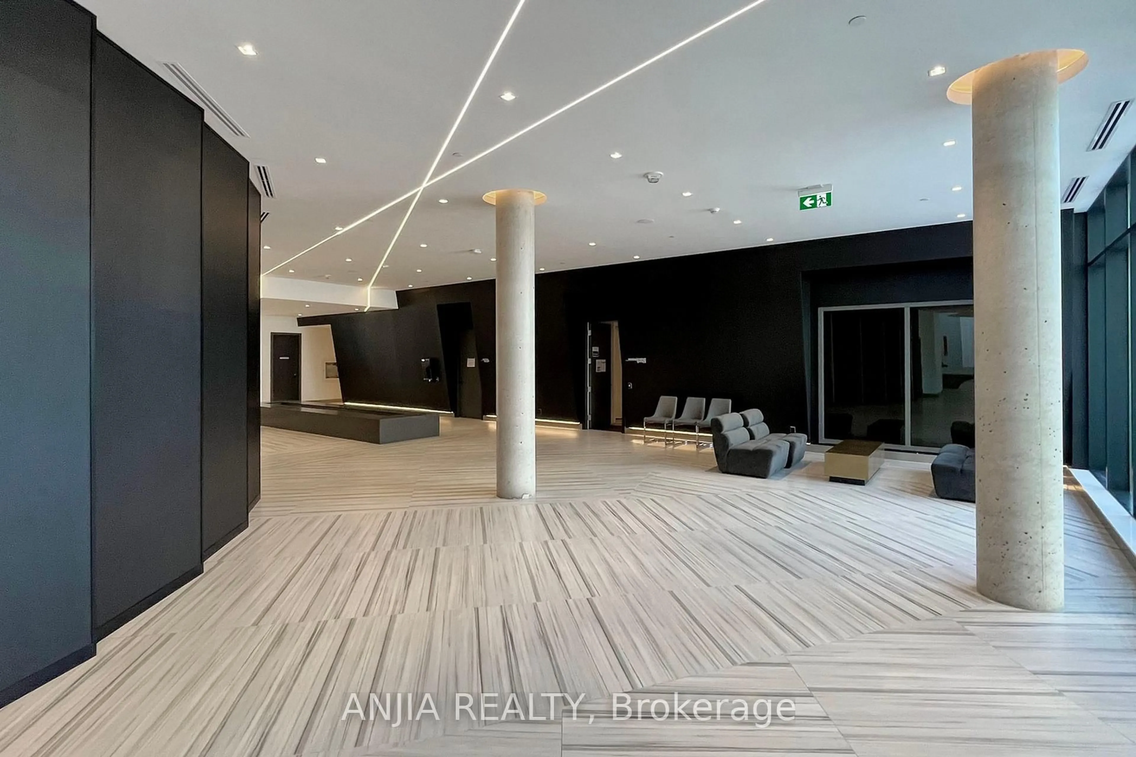 Indoor foyer for 18 Water Walk Dr #2907, Markham Ontario L3R 6L5