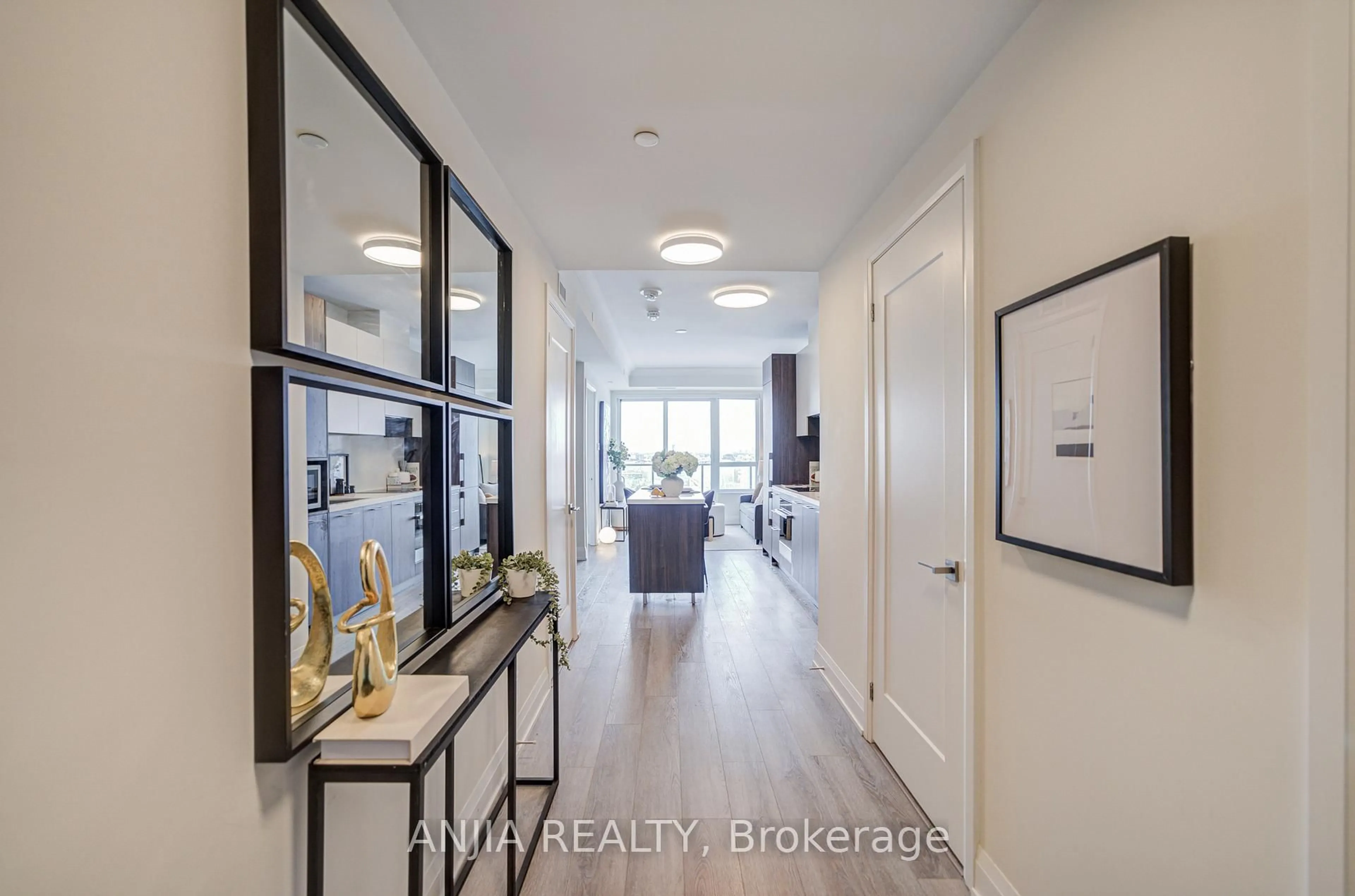 Indoor entryway for 18 Water Walk Dr #2907, Markham Ontario L3R 6L5