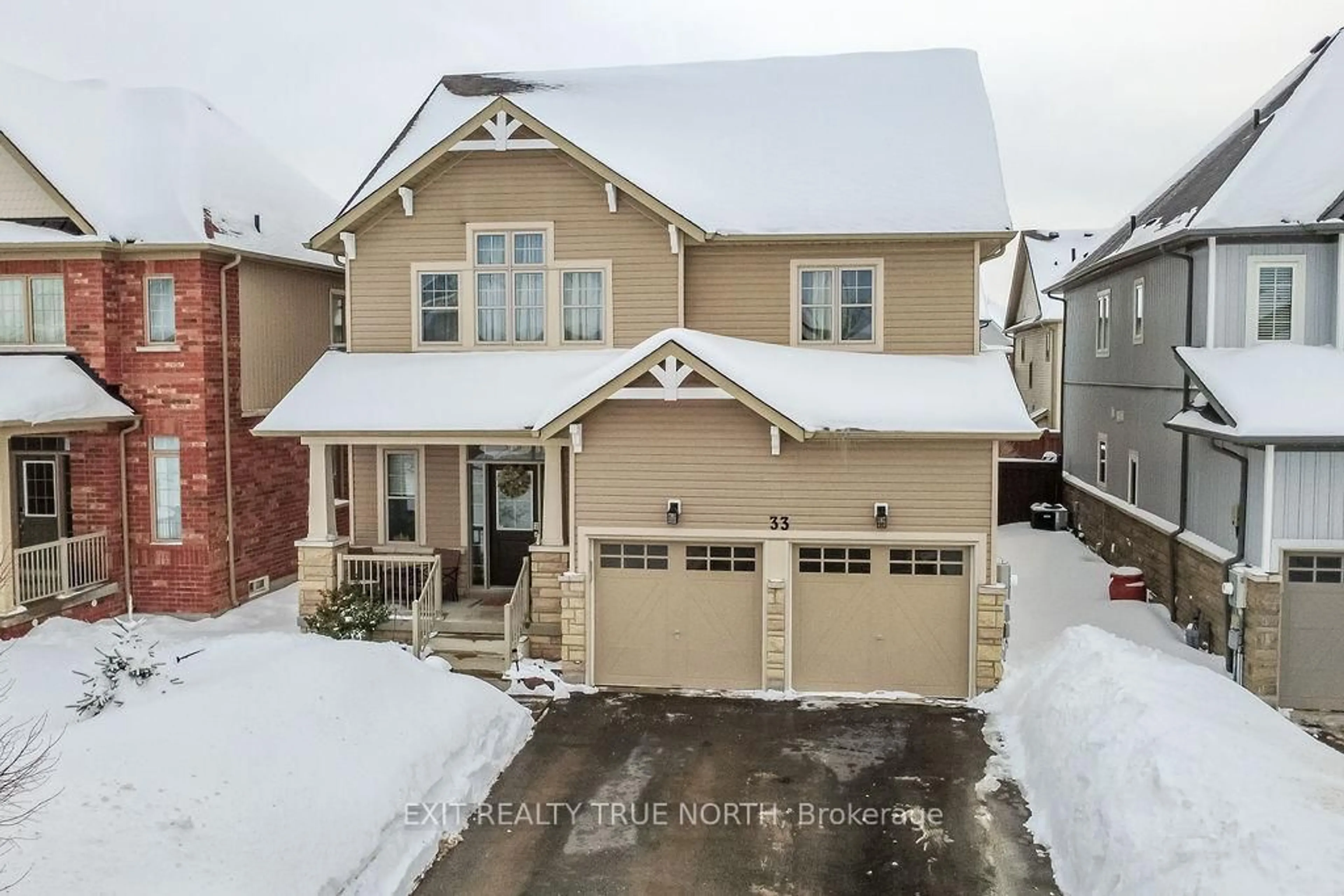 A pic from outside/outdoor area/front of a property/back of a property/a pic from drone, street for 33 Battalion Dr, Essa Ontario L3W 0B3