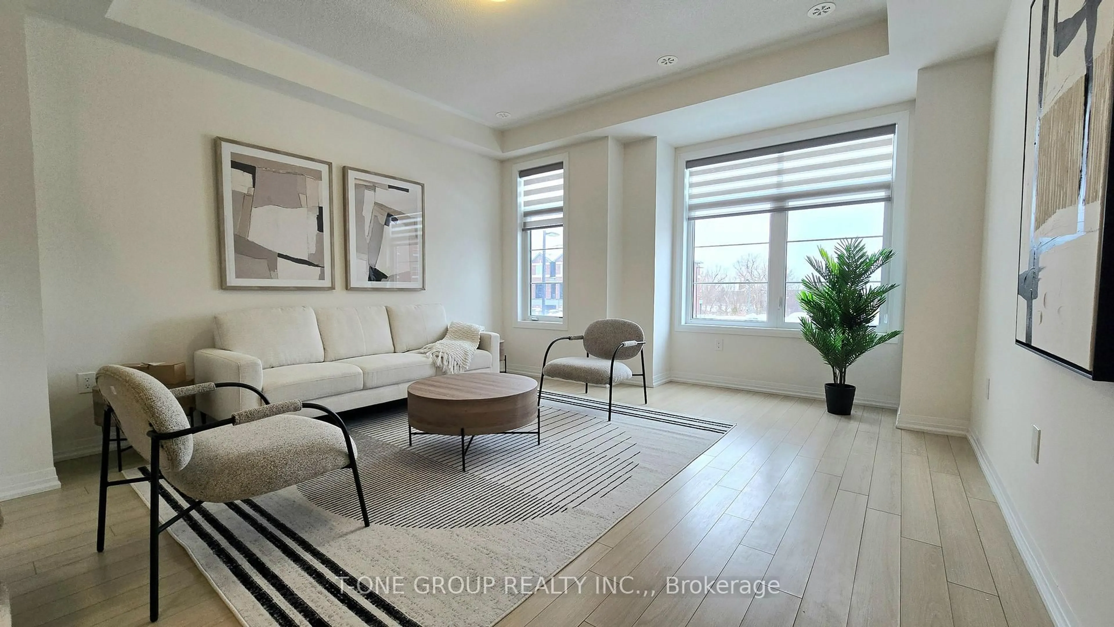 Living room with furniture, unknown for 32 Stoeber Lane, Markham Ontario L6B 0S1