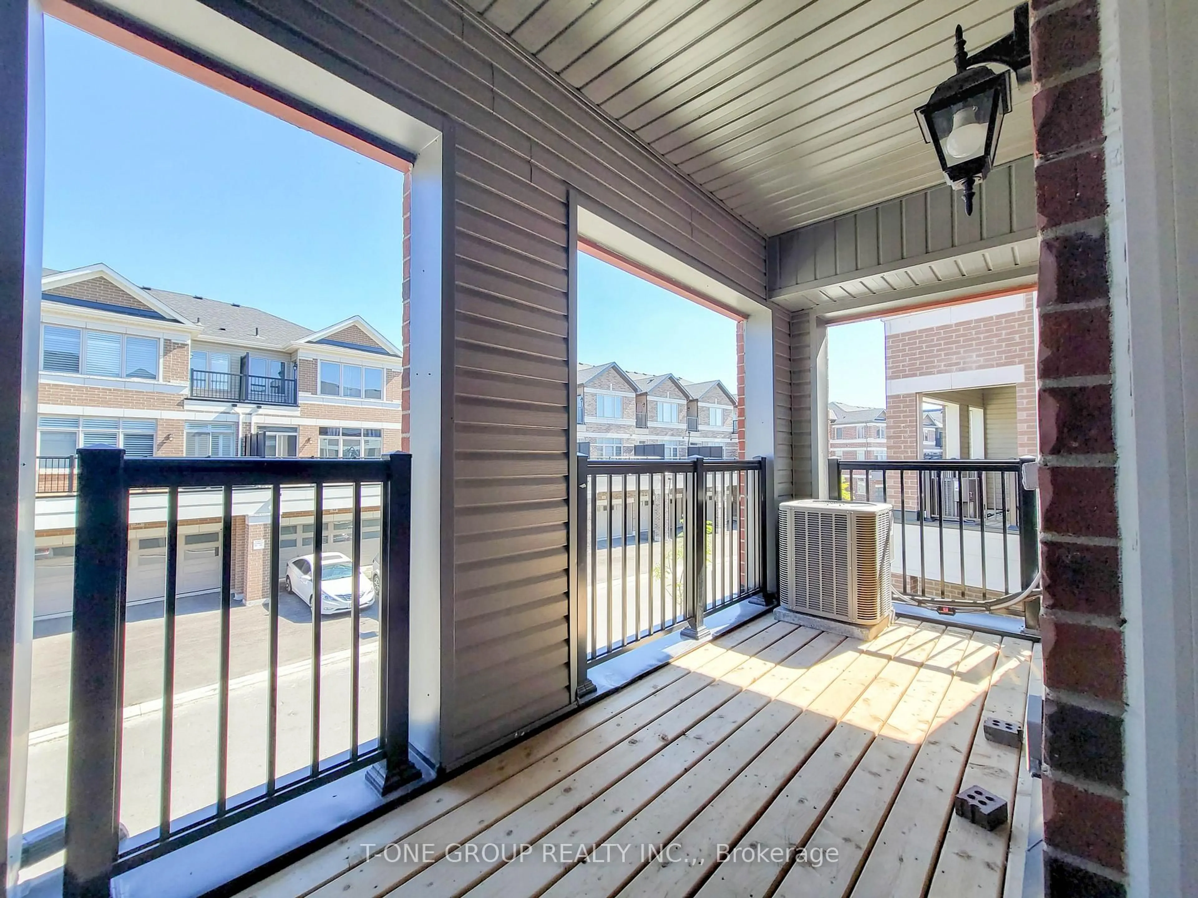 Unknown for 32 Stoeber Lane, Markham Ontario L6B 0S1