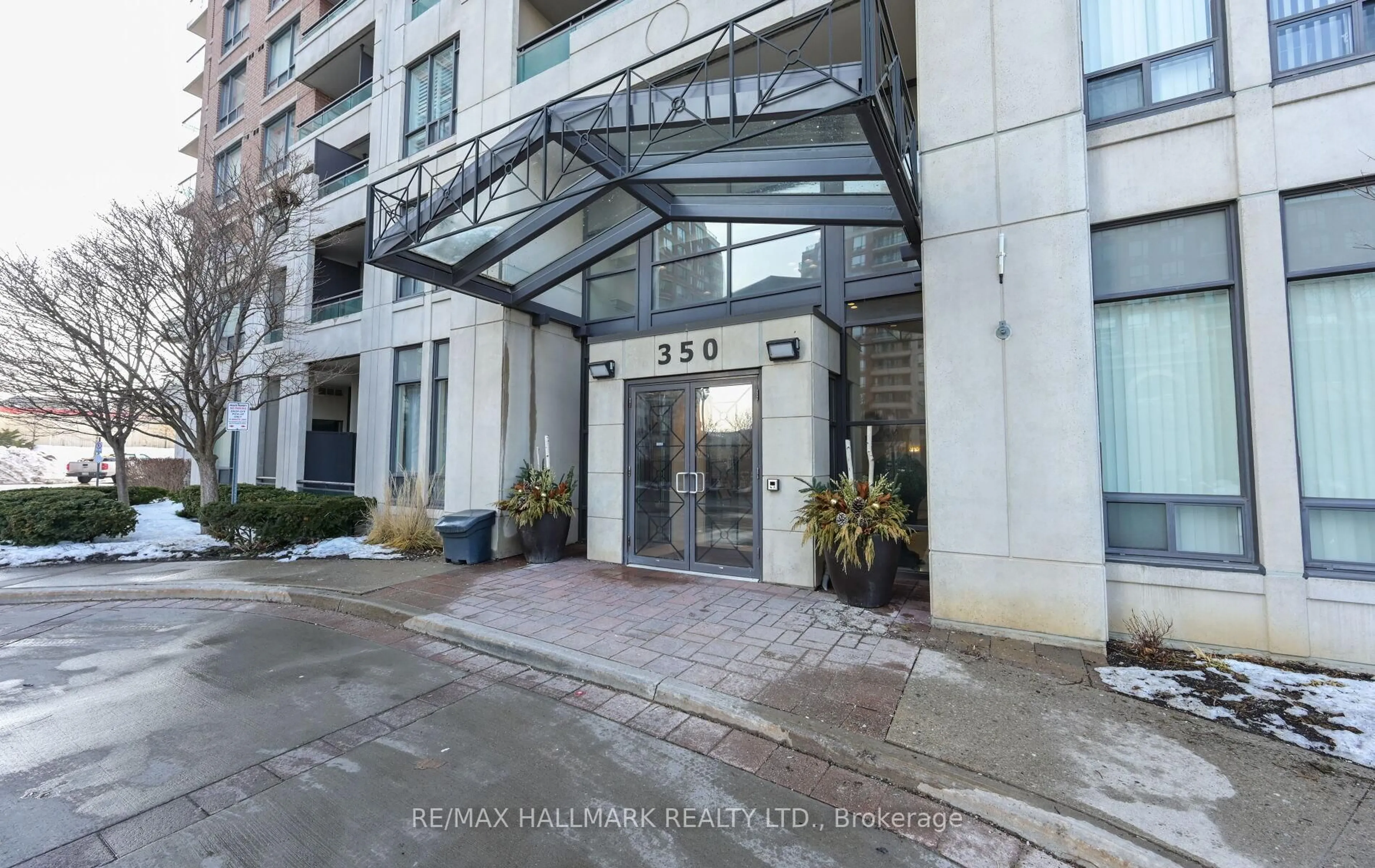 Indoor foyer for 350 Red Maple Rd #1016, Richmond Hill Ontario L4C 6P5