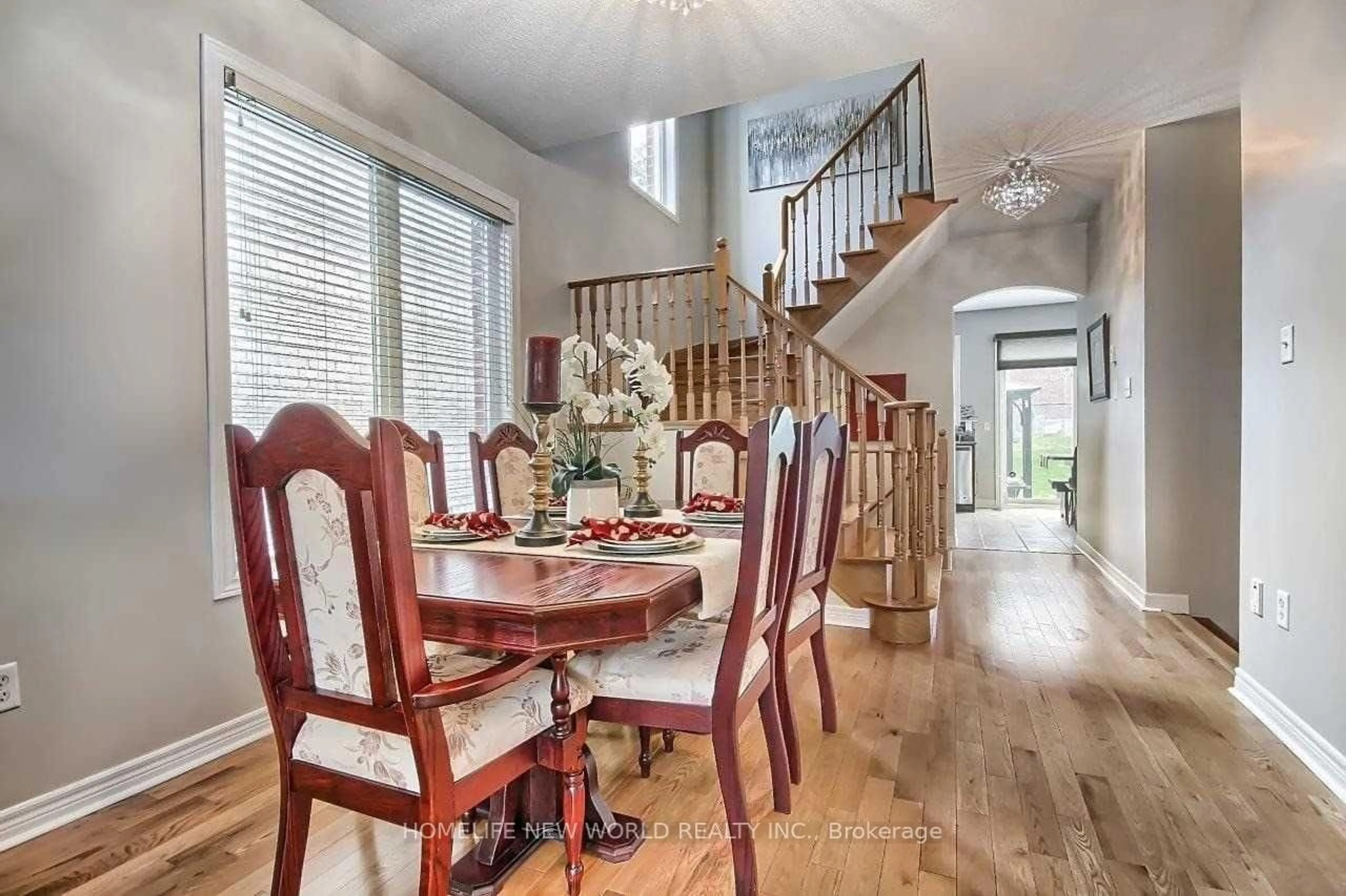 Dining room, unknown for 732 Millard St, Whitchurch-Stouffville Ontario L4A 0B3