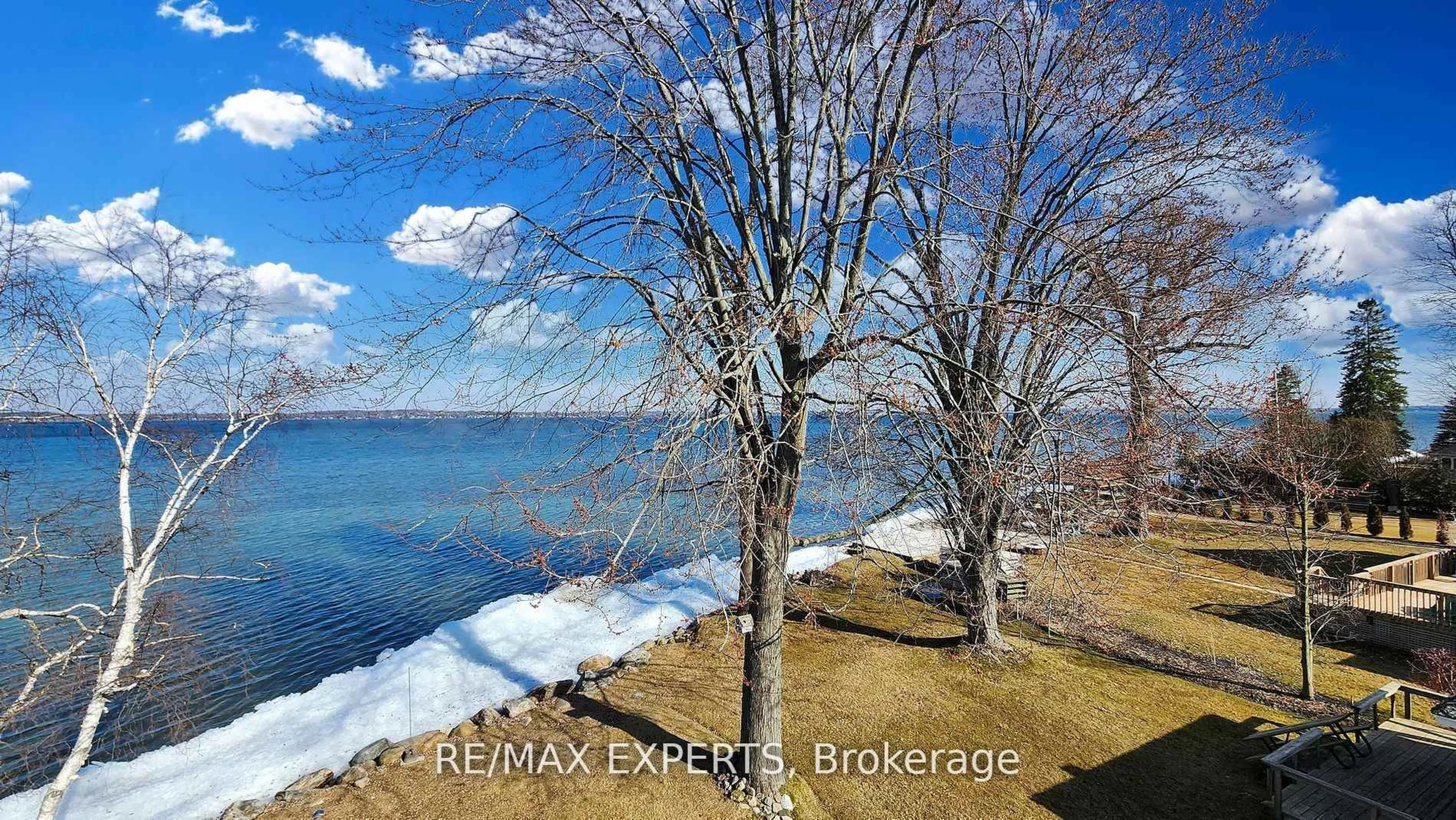 A pic from outside/outdoor area/front of a property/back of a property/a pic from drone, water/lake/river/ocean view for 319 Limerick St, Innisfil Ontario L0L 1K0