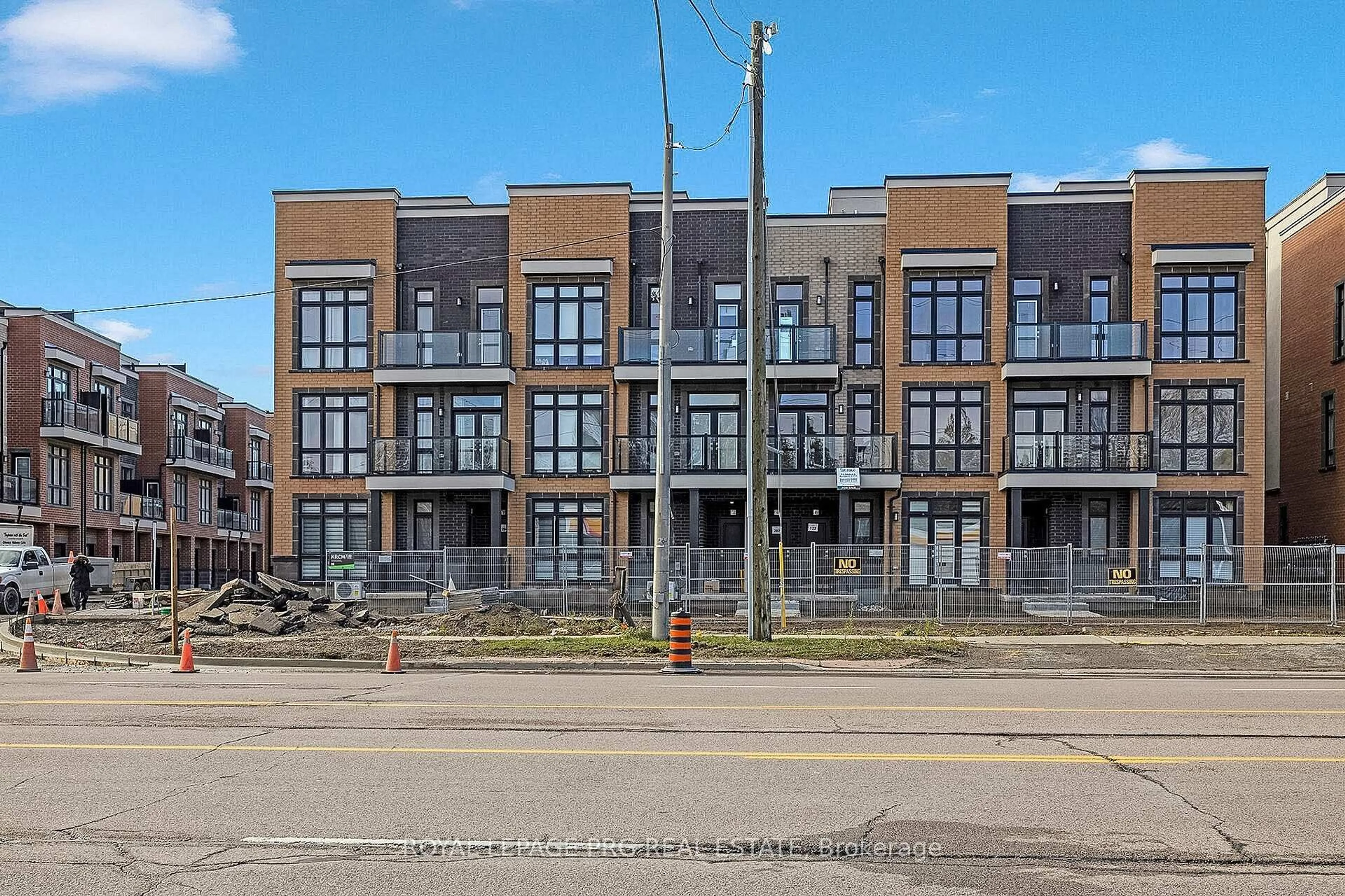 Unknown for 12860 Yonge St #9, Richmond Hill Ontario L4E 1J4