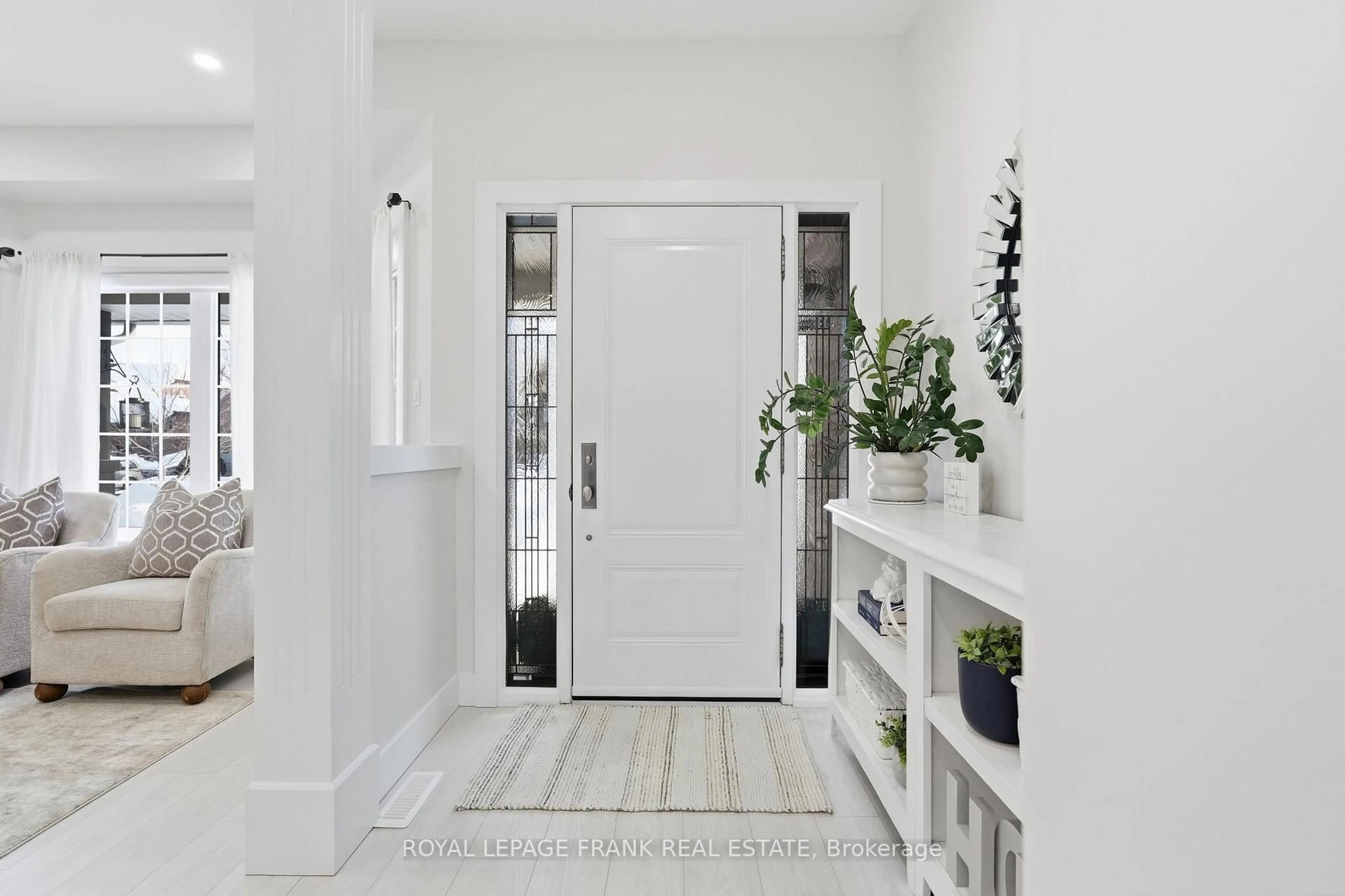 Indoor entryway for 57 Rosena Lane, Uxbridge Ontario L9P 1X7