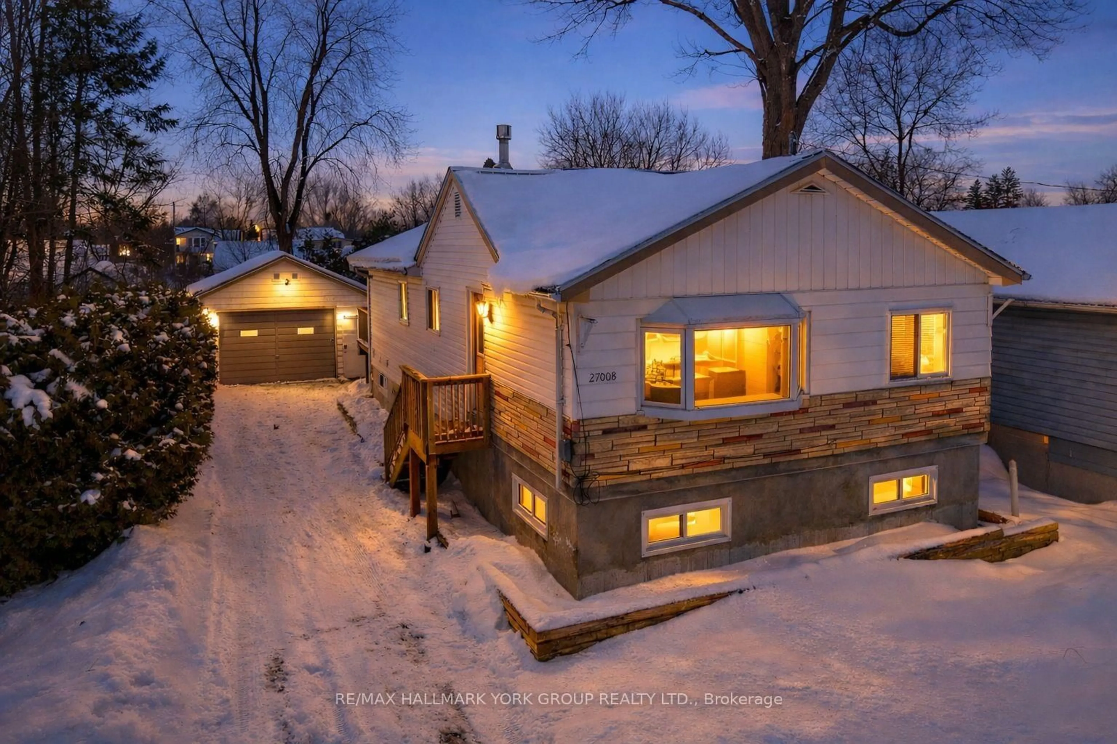 A pic from outside/outdoor area/front of a property/back of a property/a pic from drone, street for 27008 Kennedy Rd, Georgina Ontario L0E 1S0