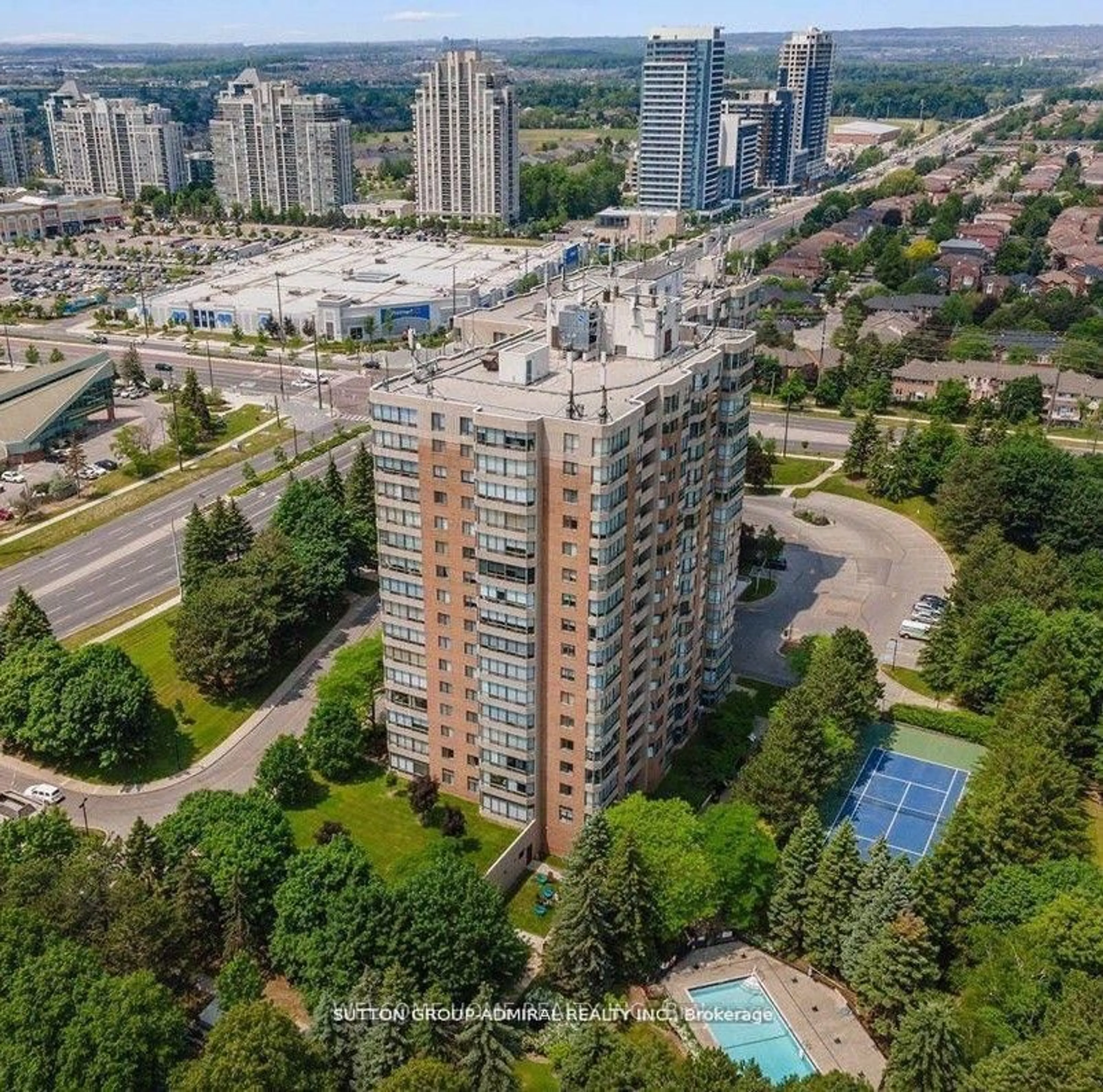 A pic from outside/outdoor area/front of a property/back of a property/a pic from drone, city buildings view from balcony for 7601 Bathurst St #1107, Vaughan Ontario L4J 4H5