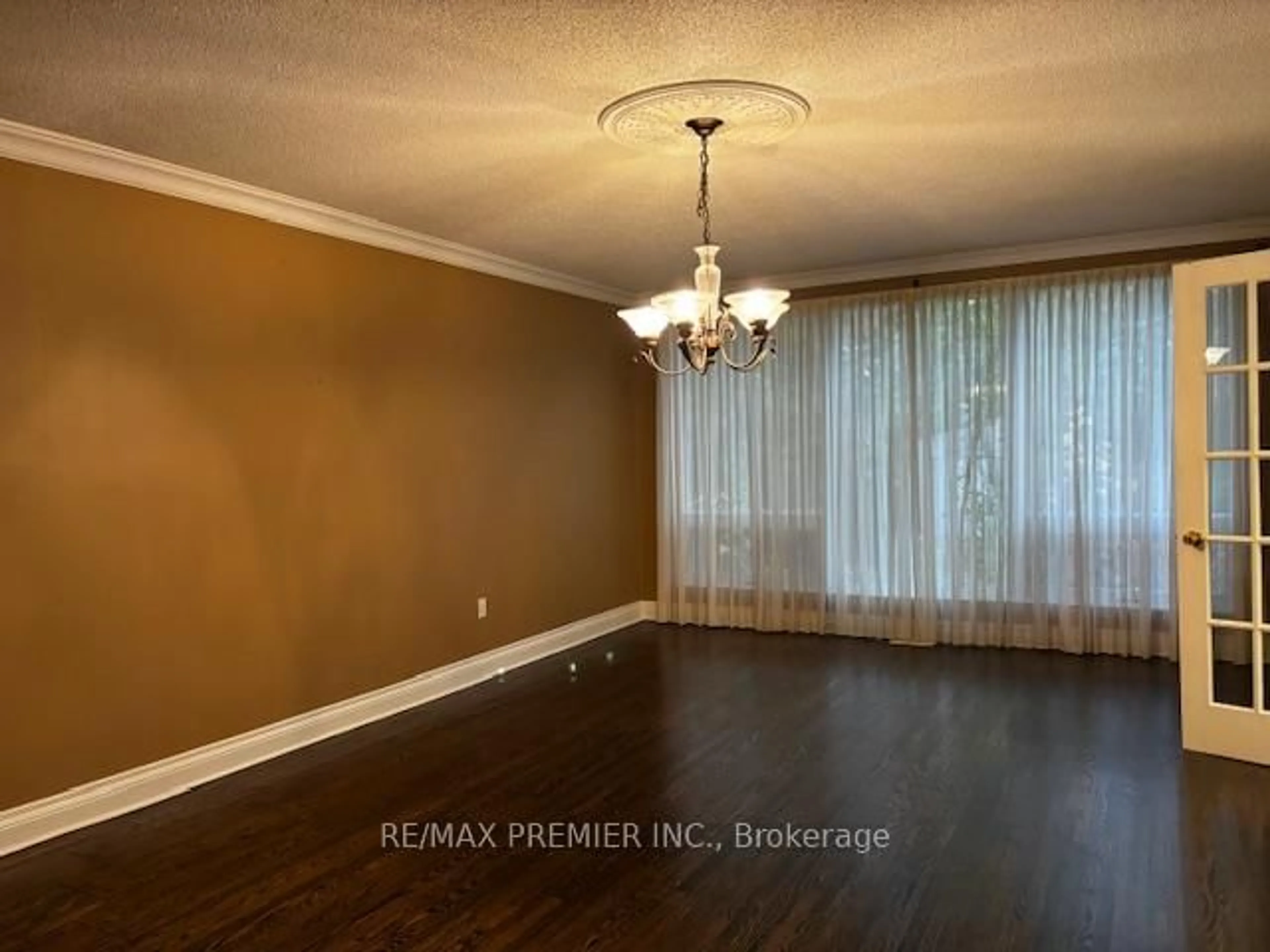 A pic of a room for 66 Laureleaf Rd, Markham Ontario L3T 2Y1