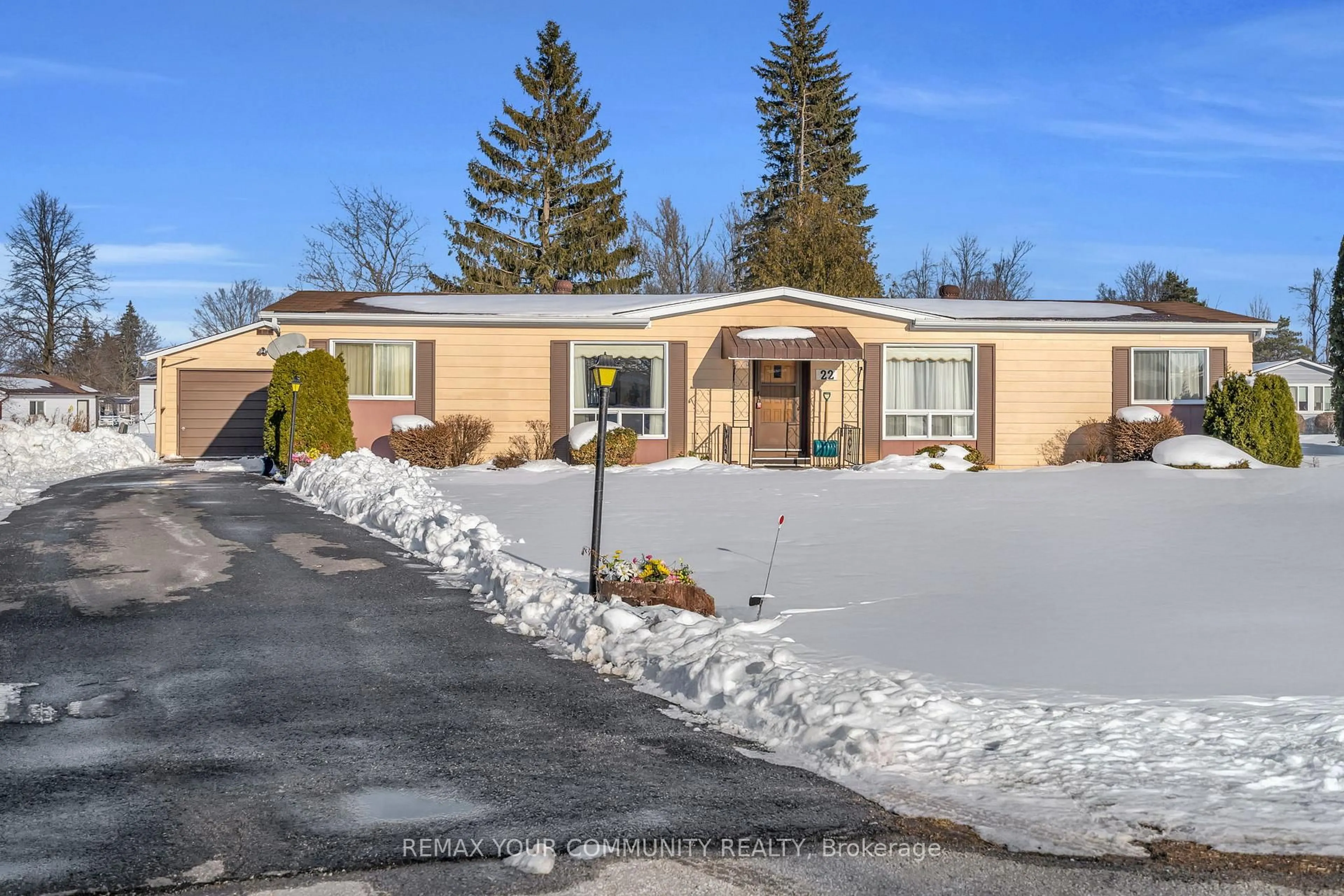 Unknown for 22 Emery Crt, Georgina Ontario L0E 1R0