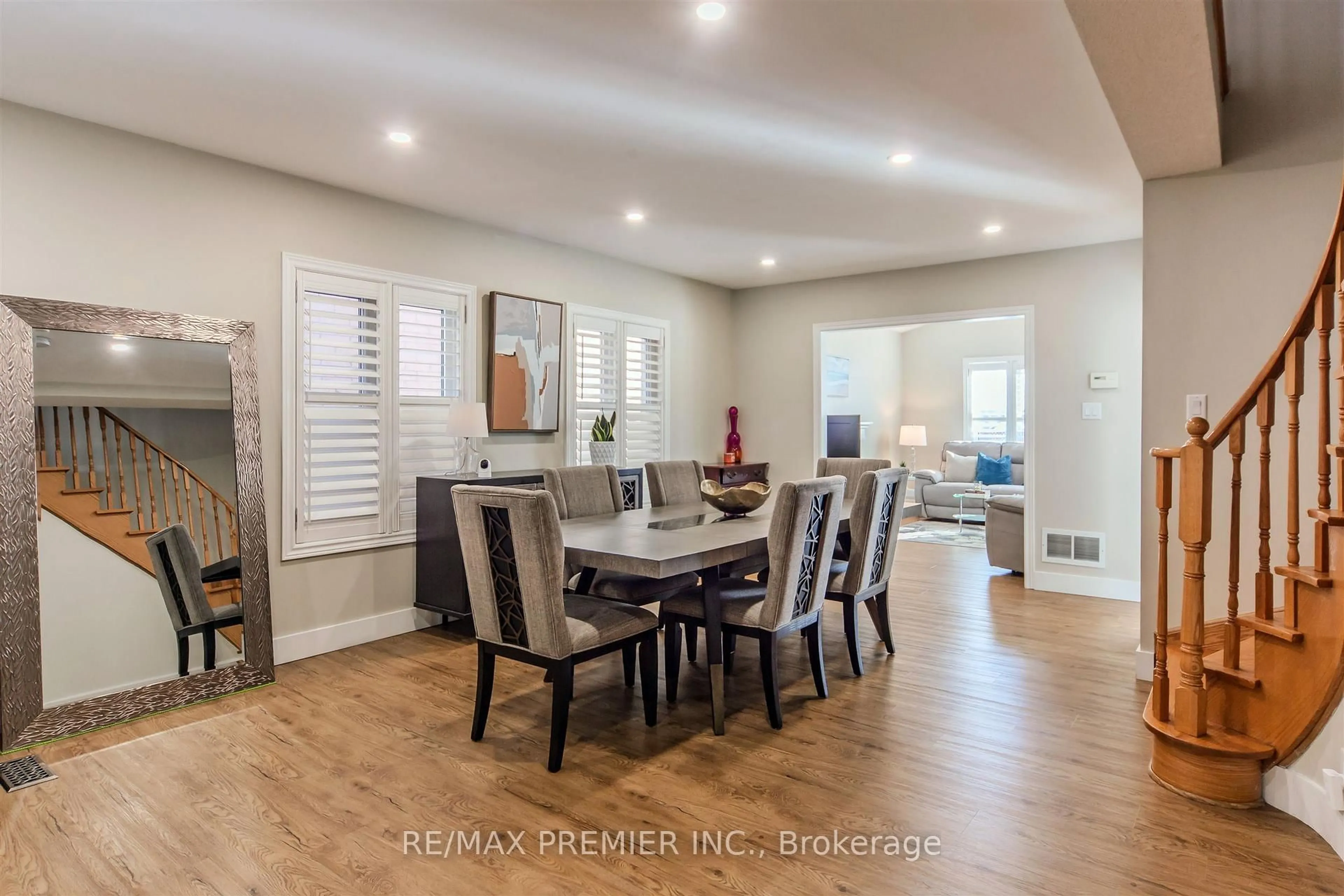 Dining room, unknown for 17 Villandry Cres, Vaughan Ontario L6A 2R2