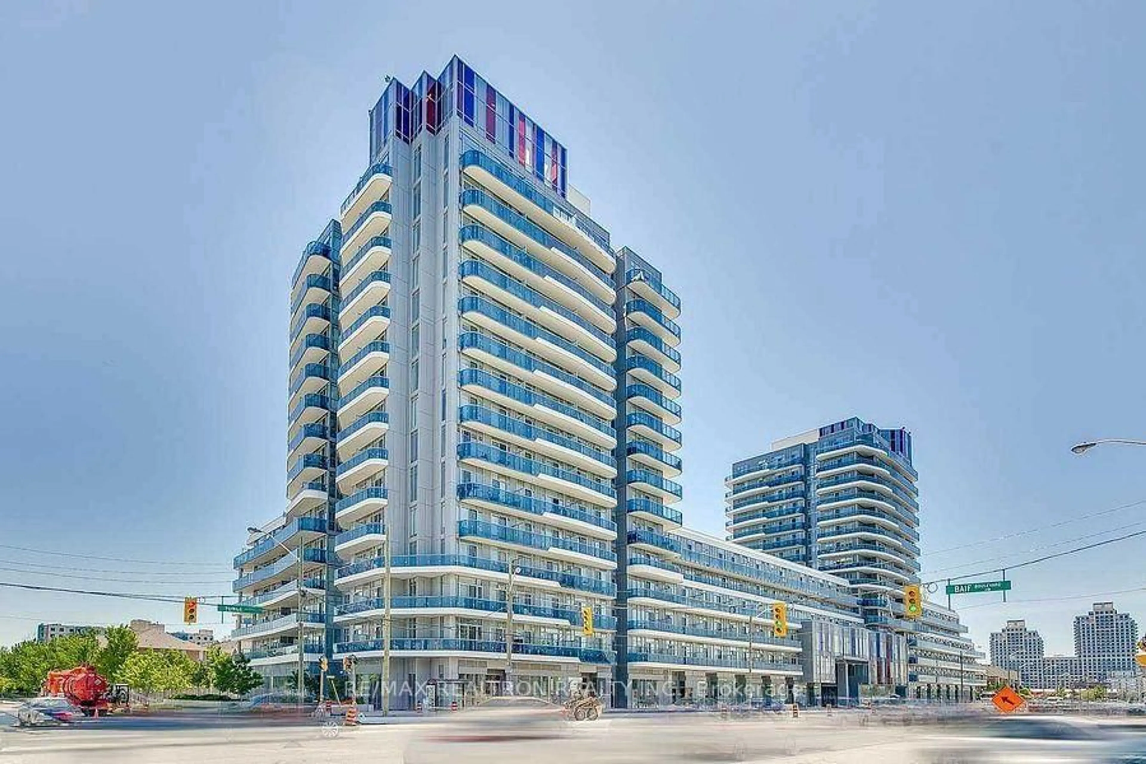 Blurry image for 9471 Yonge St #1621, Richmond Hill Ontario L4C 0Z5