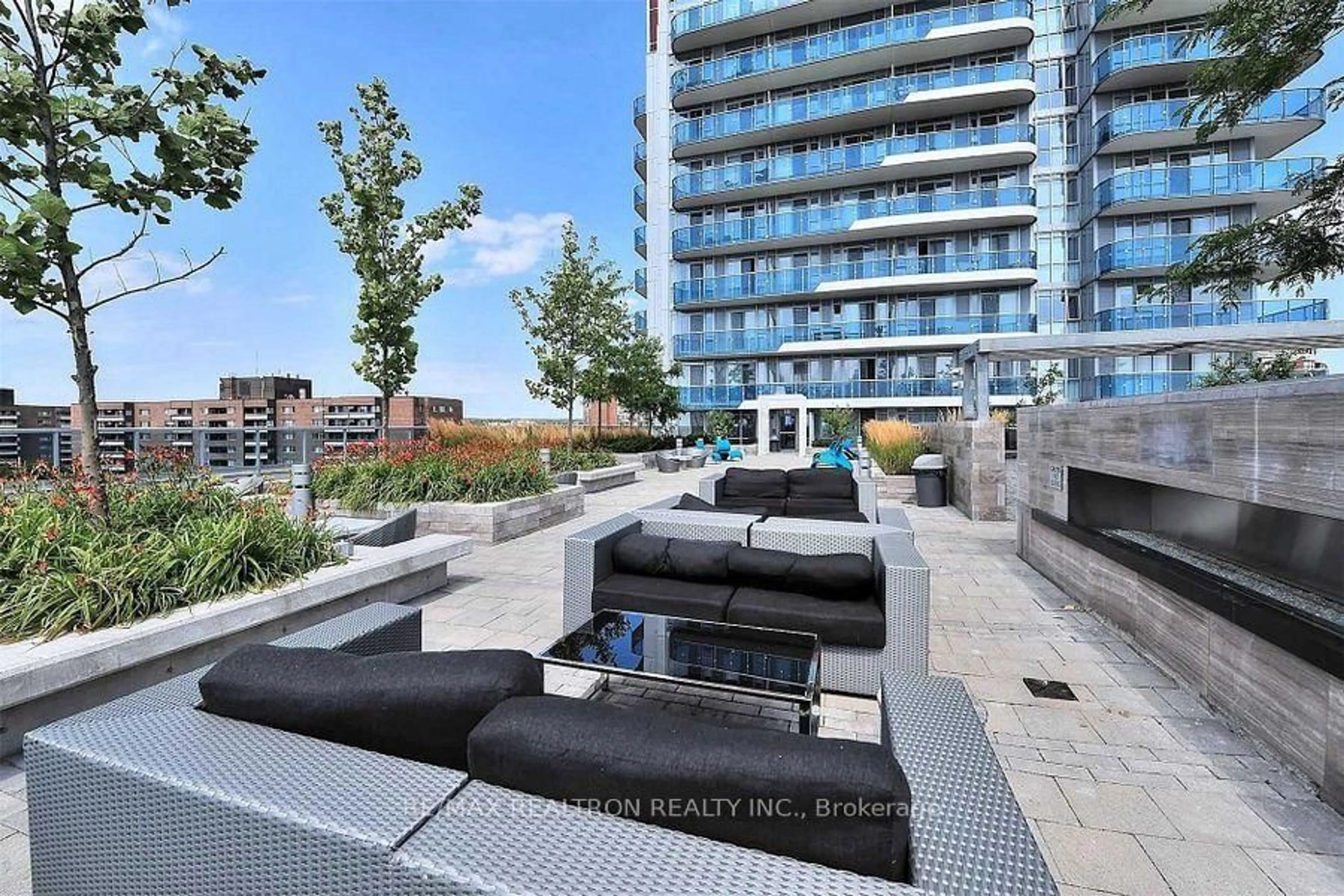 Patio, city buildings view from balcony for 9471 Yonge St #1621, Richmond Hill Ontario L4C 0Z5