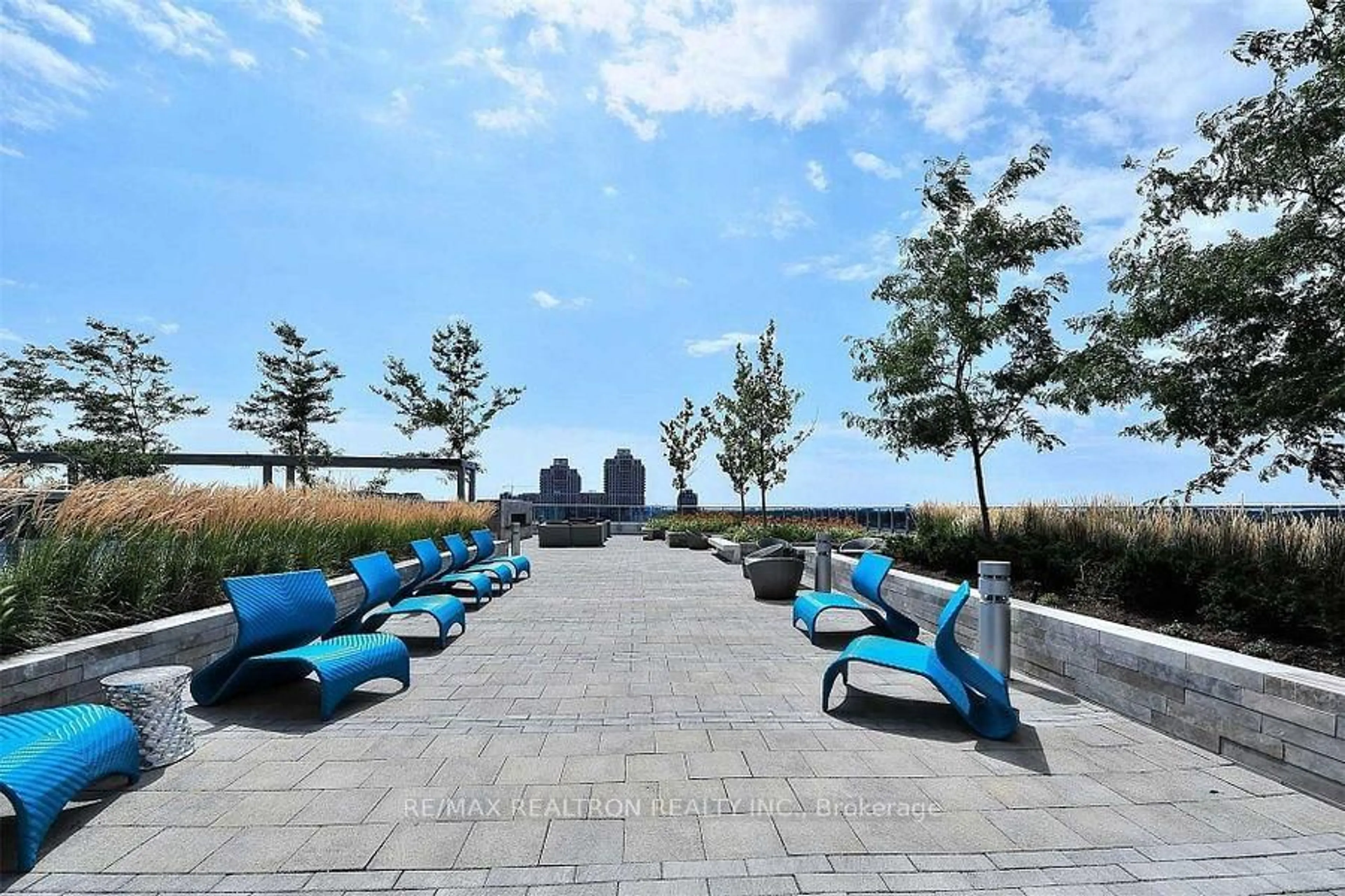 Patio, water/lake/river/ocean view for 9471 Yonge St #1621, Richmond Hill Ontario L4C 0Z5