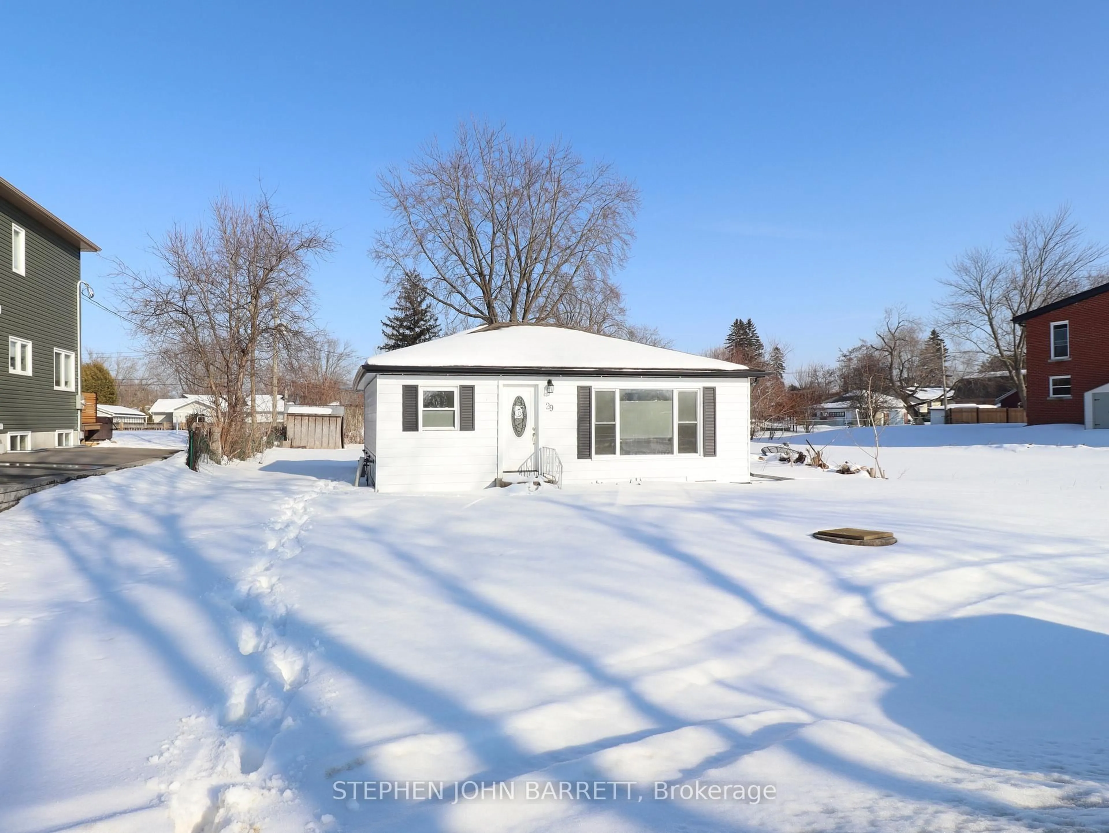 Unknown for 29 Blue Jay Blvd, Georgina Ontario L0E 1N0