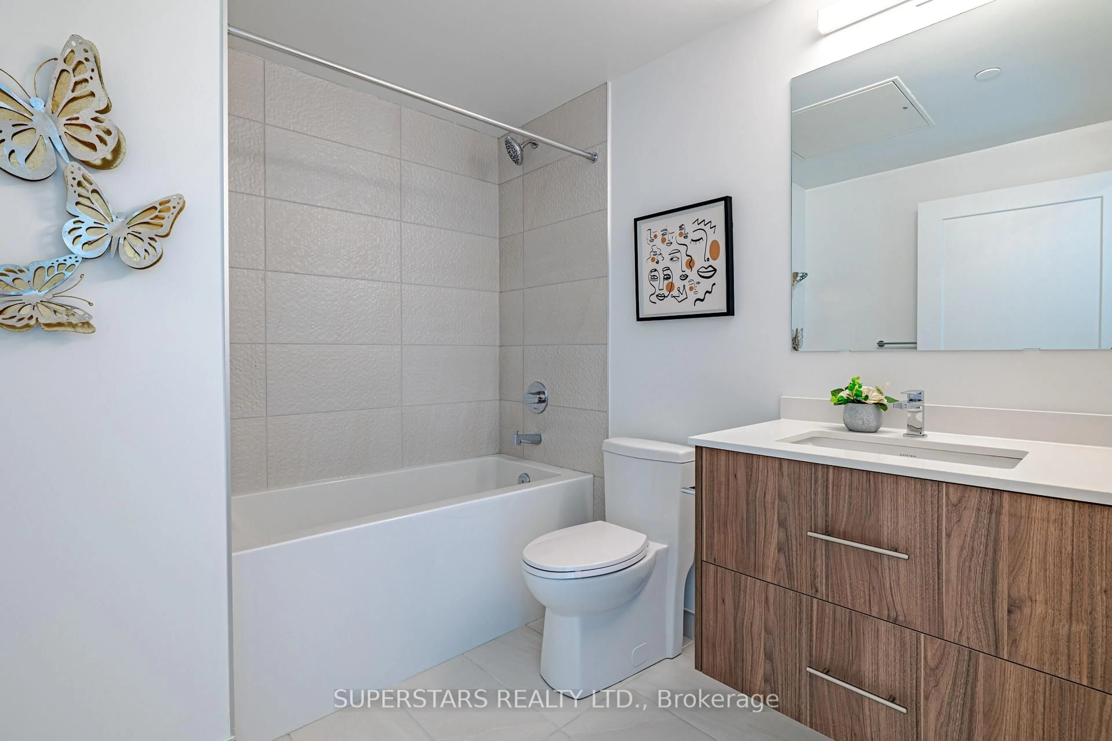 Standard bathroom, ceramic/tile floor for 9763 Markham Rd #A1110, Markham Ontario L6E 0W4