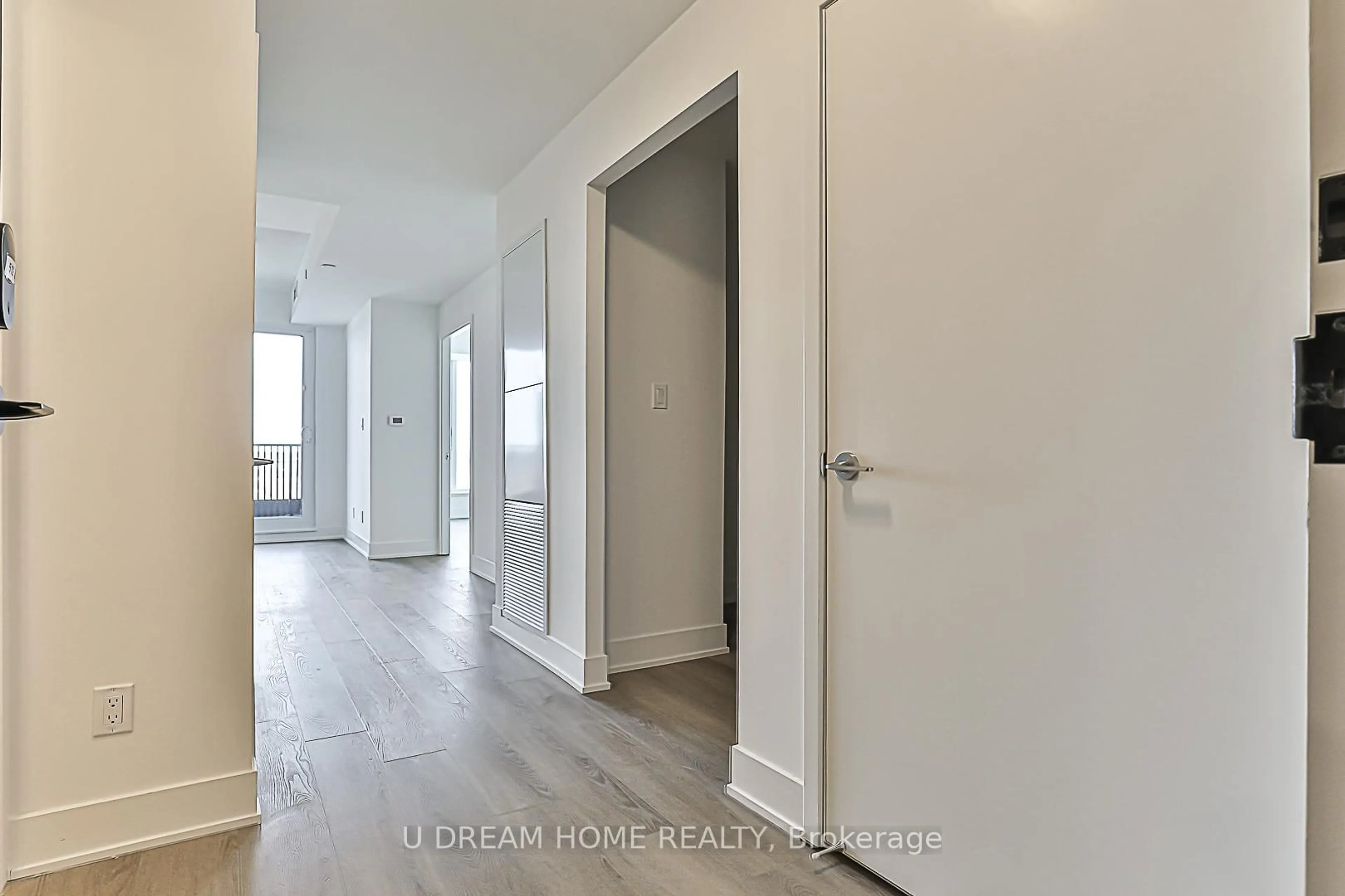 Indoor entryway for 38 Andre de Grasse St #Suite 512, Markham Ontario L6G 0H8