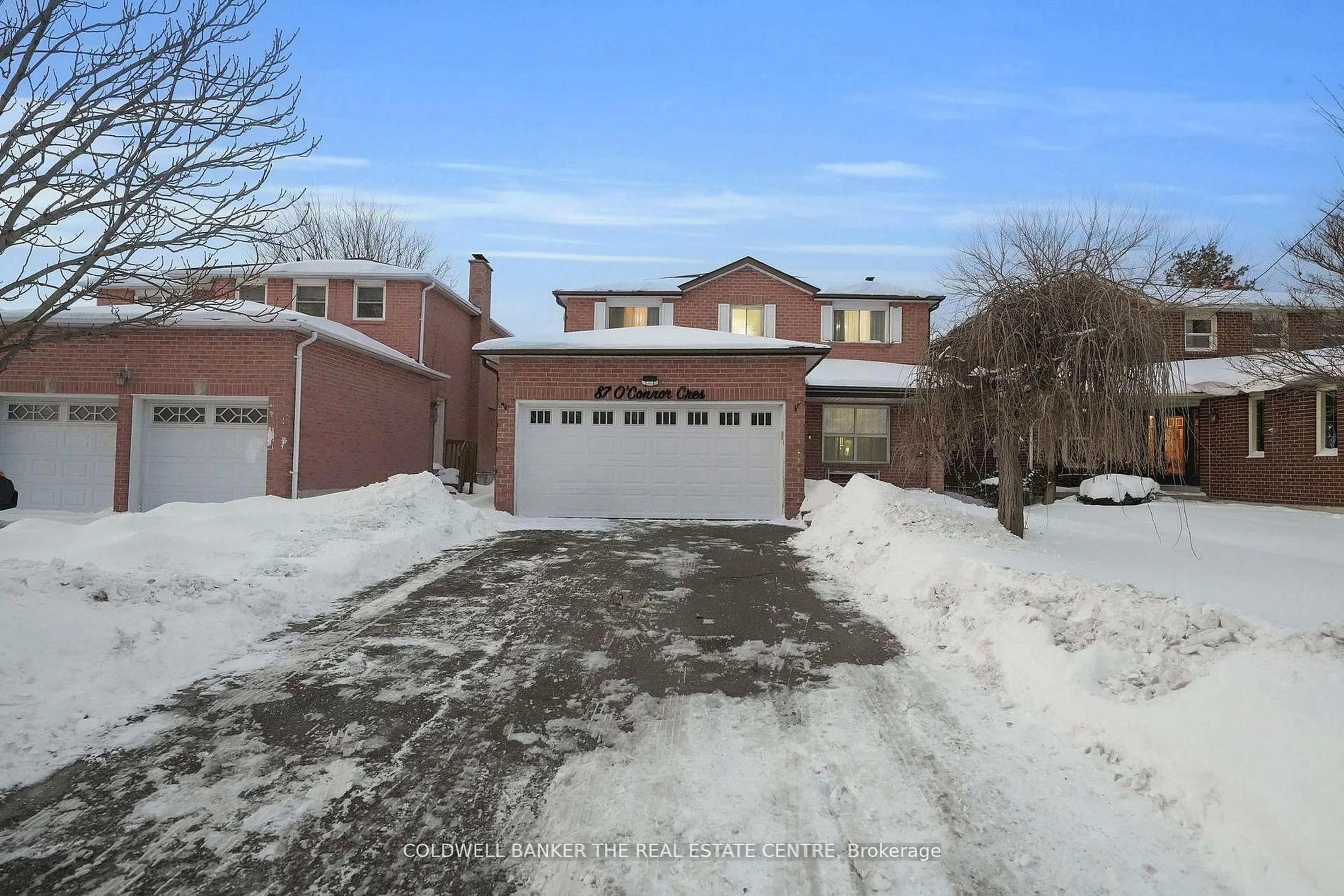 A pic from outside/outdoor area/front of a property/back of a property/a pic from drone, street for 87 O'Connor Cres, Richmond Hill Ontario L4C 7N9