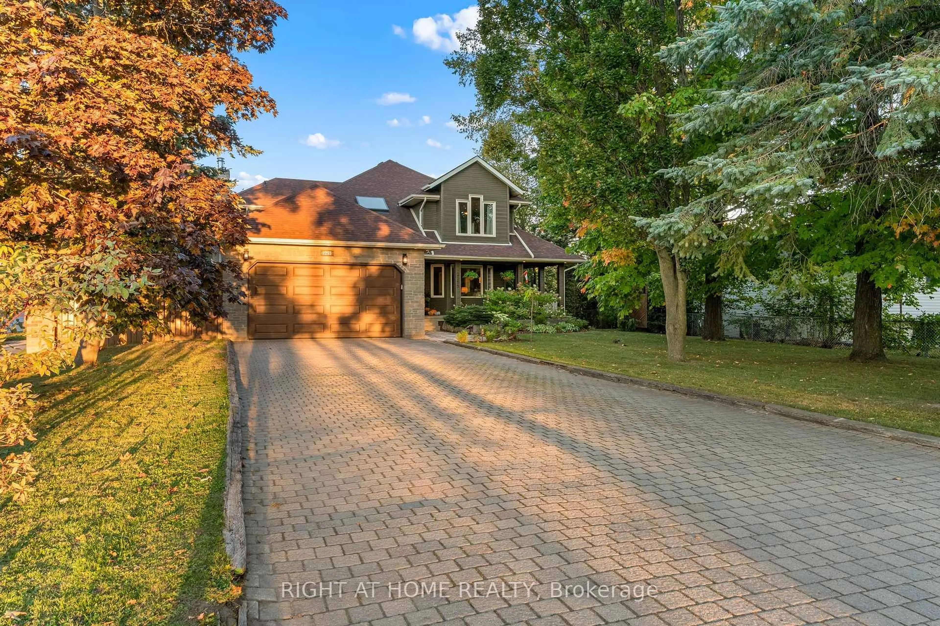 Home with brick exterior material, street for 2255 Douglas Ave, Innisfil Ontario L9S 2C5