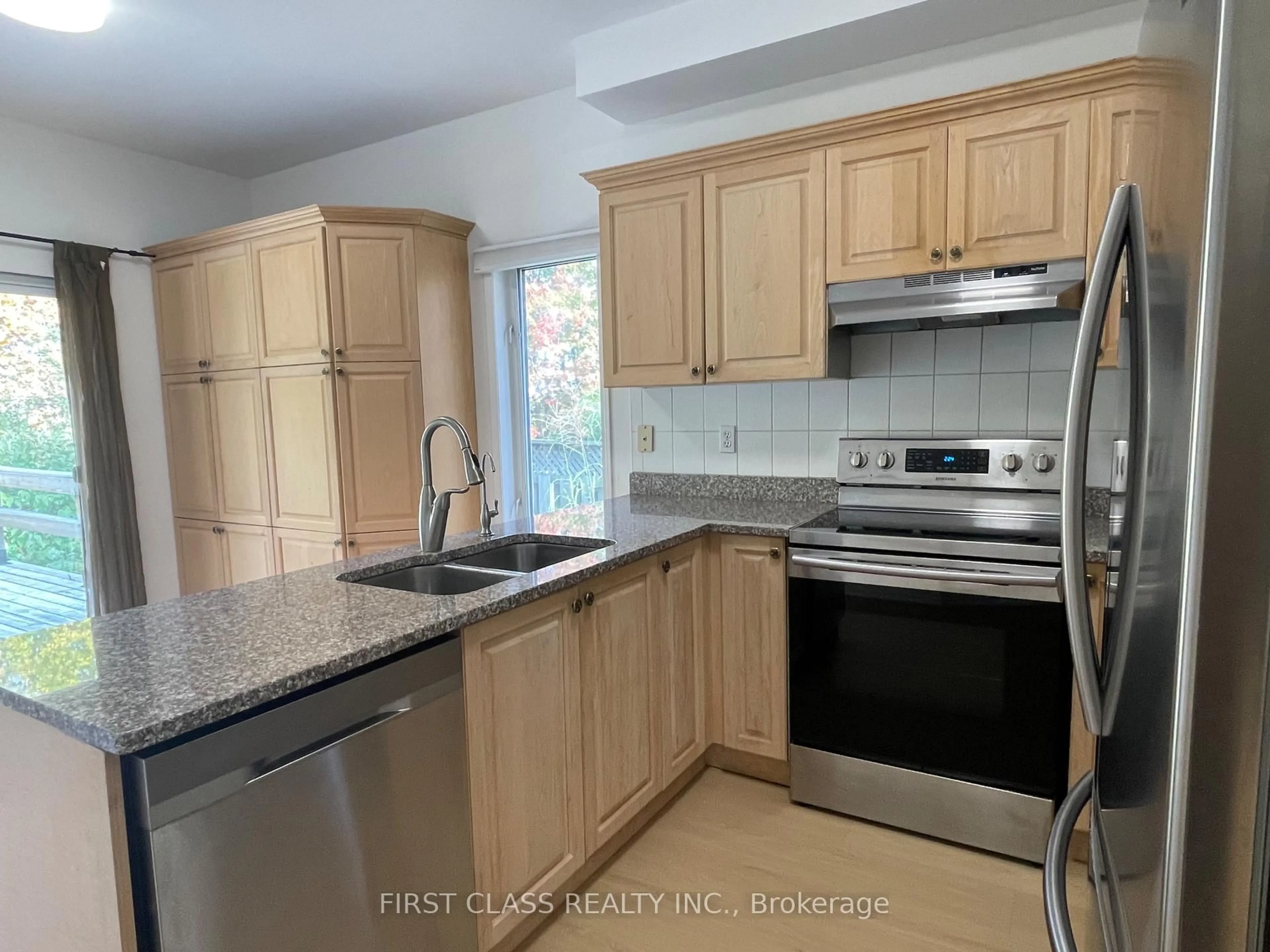 Standard kitchen, unknown for 1905 Webster Blvd, Innisfil Ontario L9S 2A6