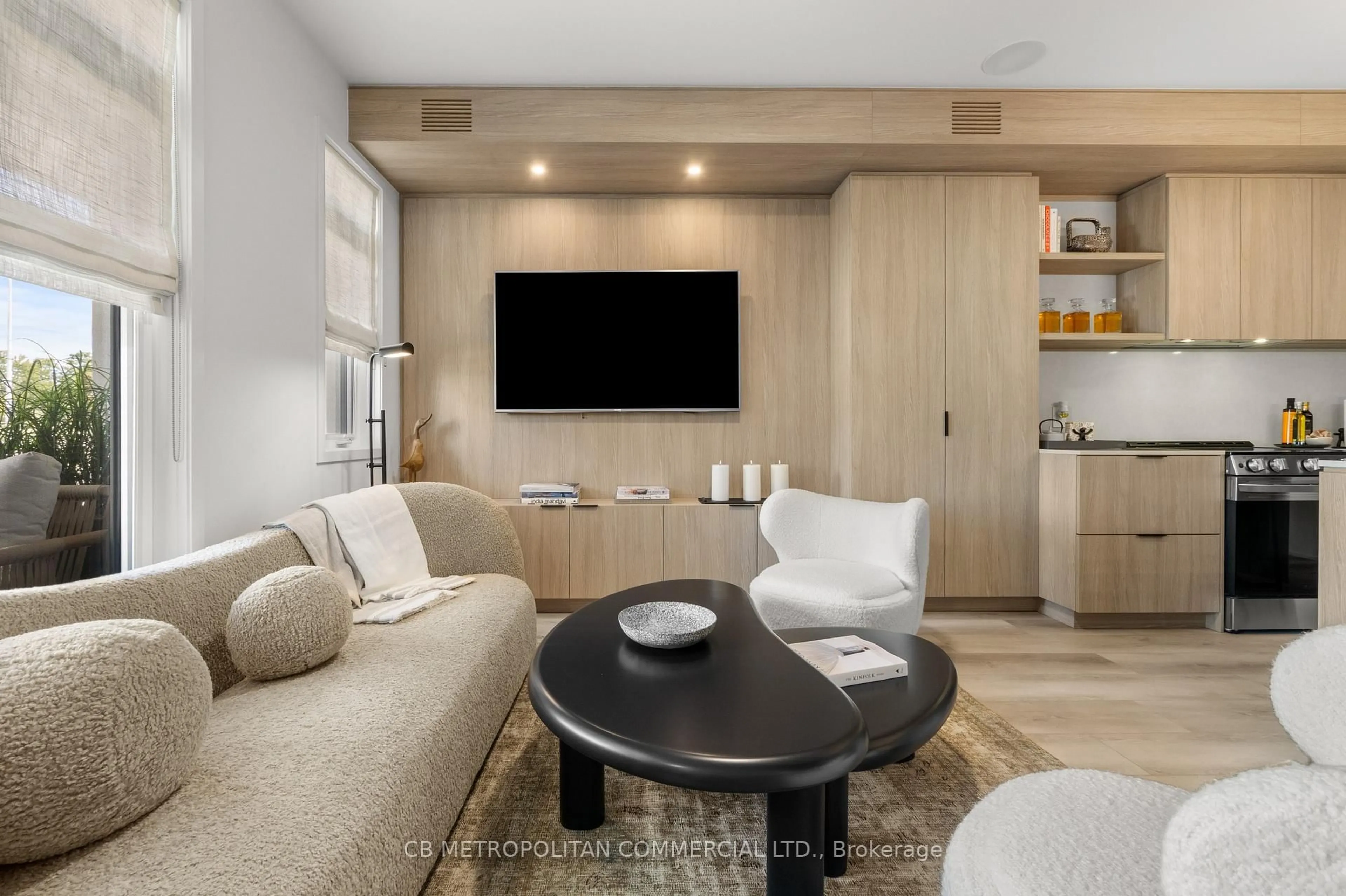 Living room with furniture, unknown for 37 Charleston Way #50, Markham Ontario L6C 1M8