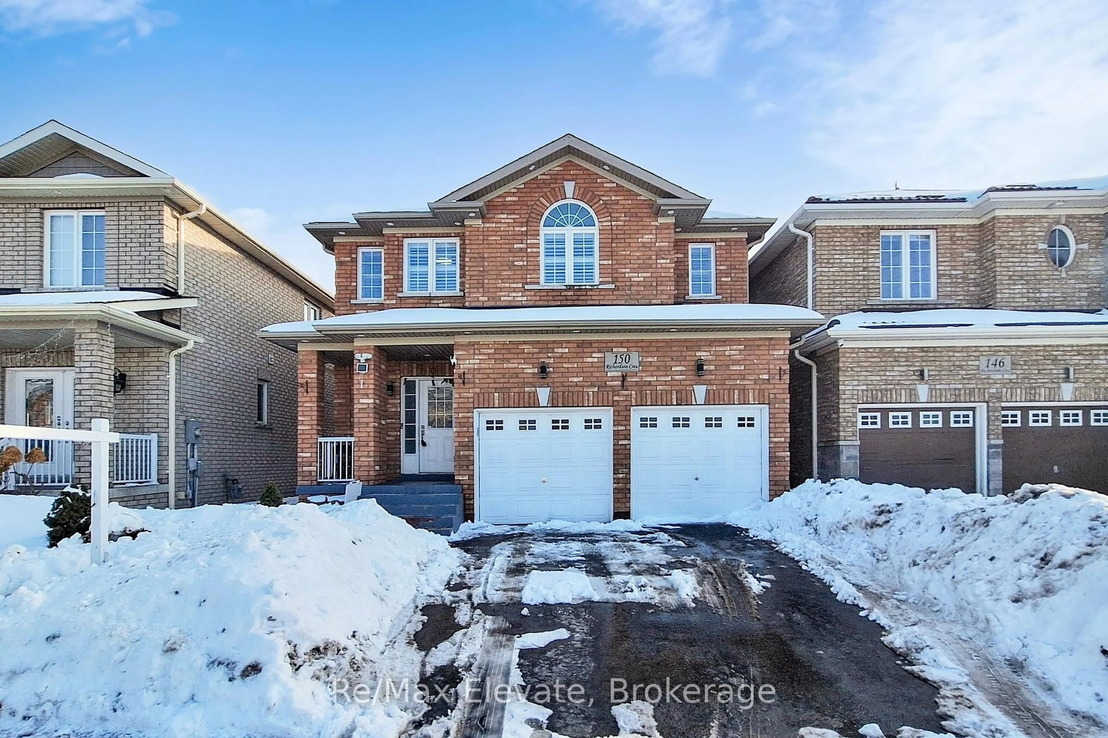 Home with brick exterior material, street for 150 Richardson Cres, Bradford West Gwillimbury Ontario L3Z 0N4