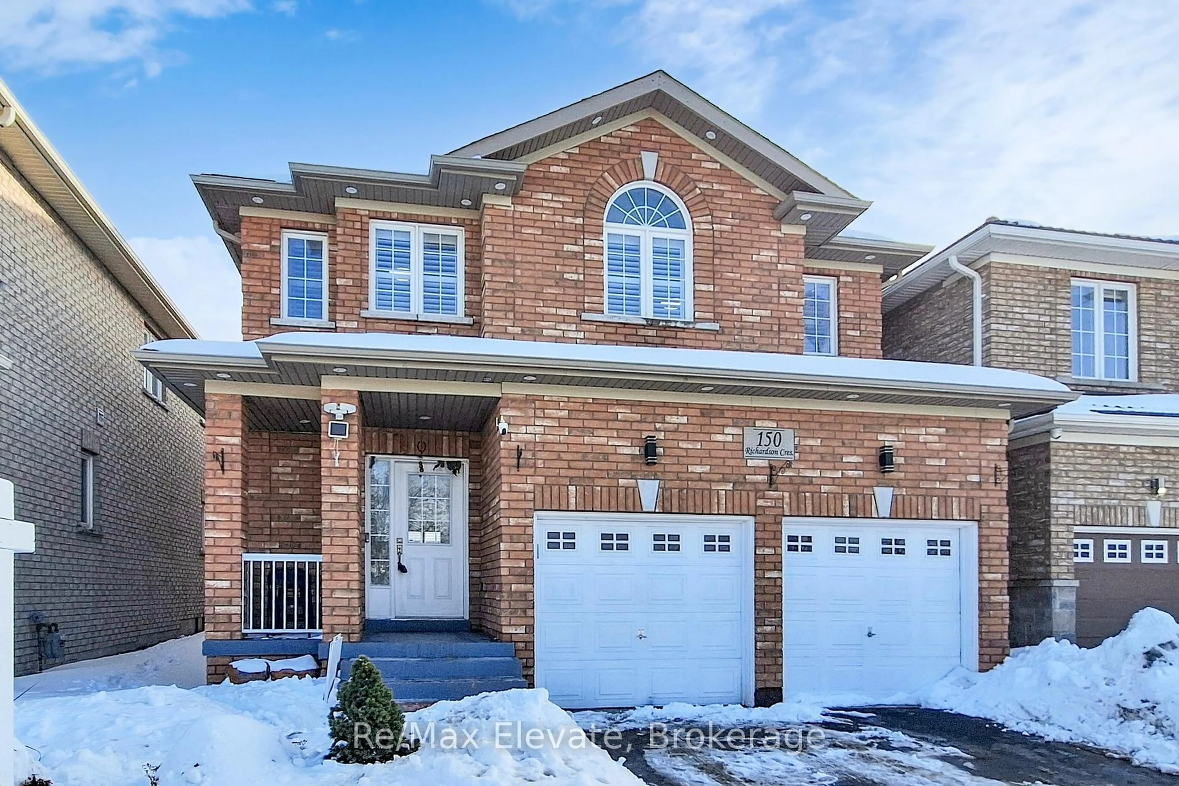 Home with brick exterior material, street for 150 Richardson Cres, Bradford West Gwillimbury Ontario L3Z 0N4