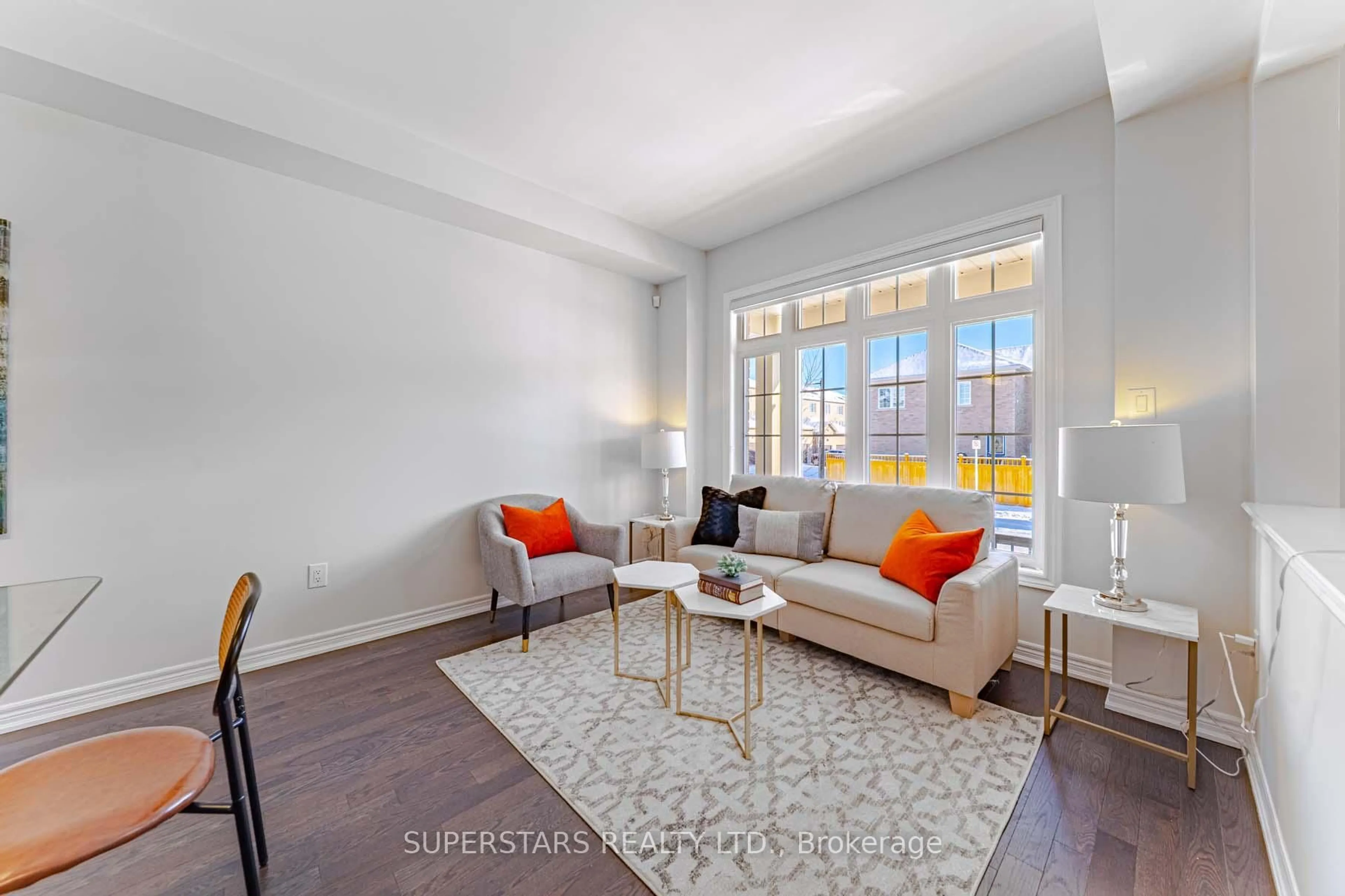 Living room with furniture, unknown for 178 Webb St, Markham Ontario L6B 1N9