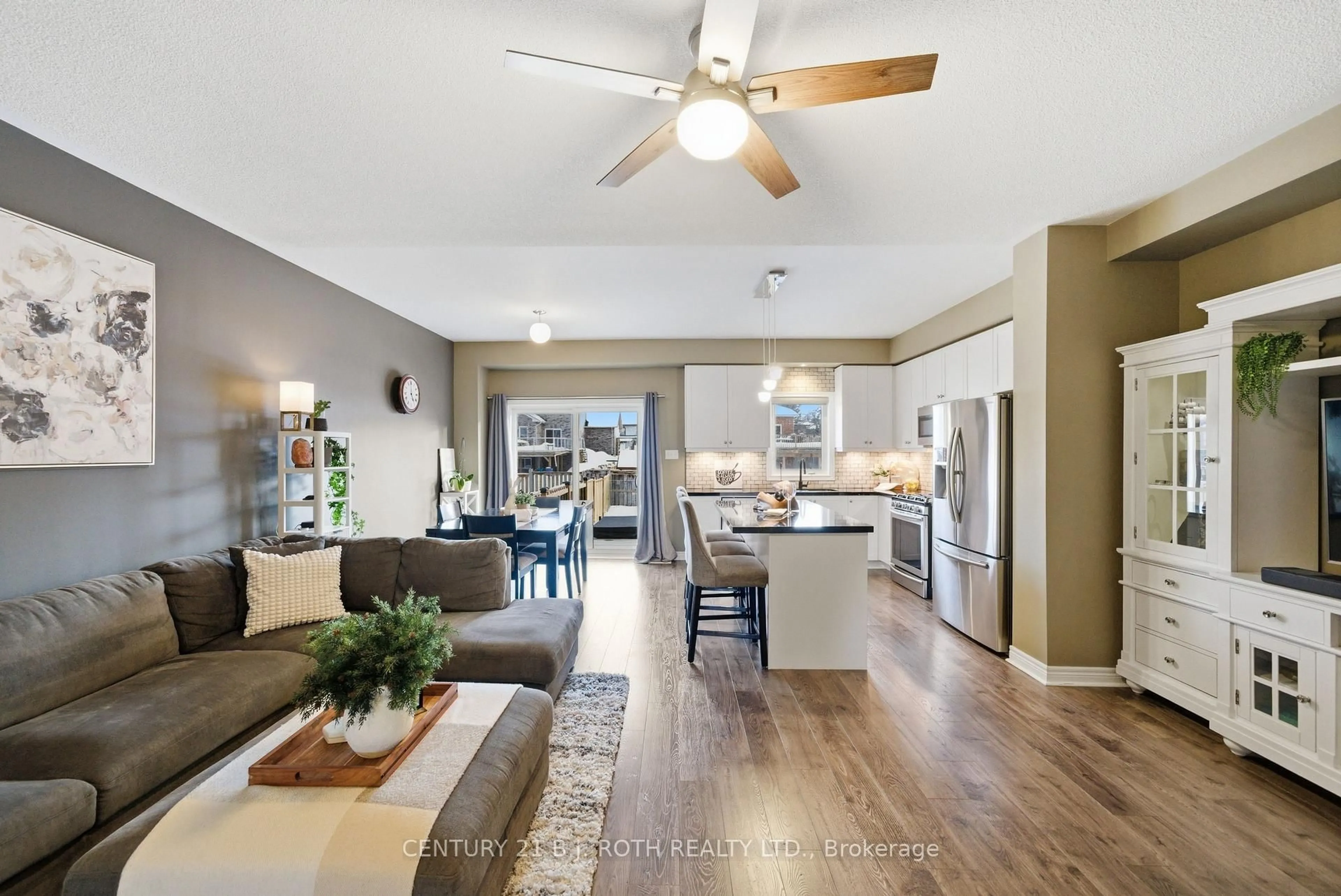 Open concept kitchen, unknown for 20 Bud Doucette Crt, Uxbridge Ontario L9P 0E4