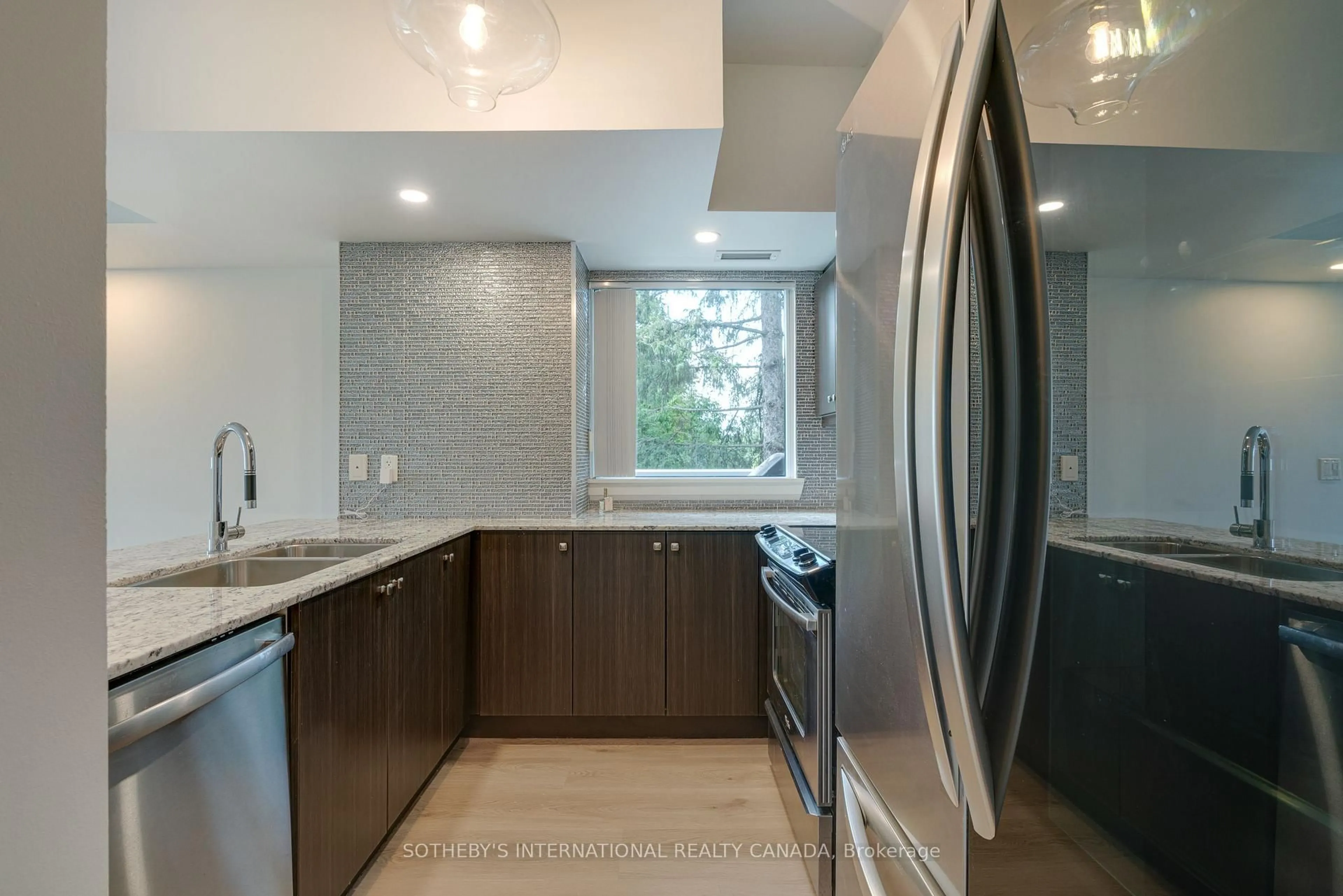 Unknown for 8302 Islington Ave #302, Vaughan Ontario L4L 0E6