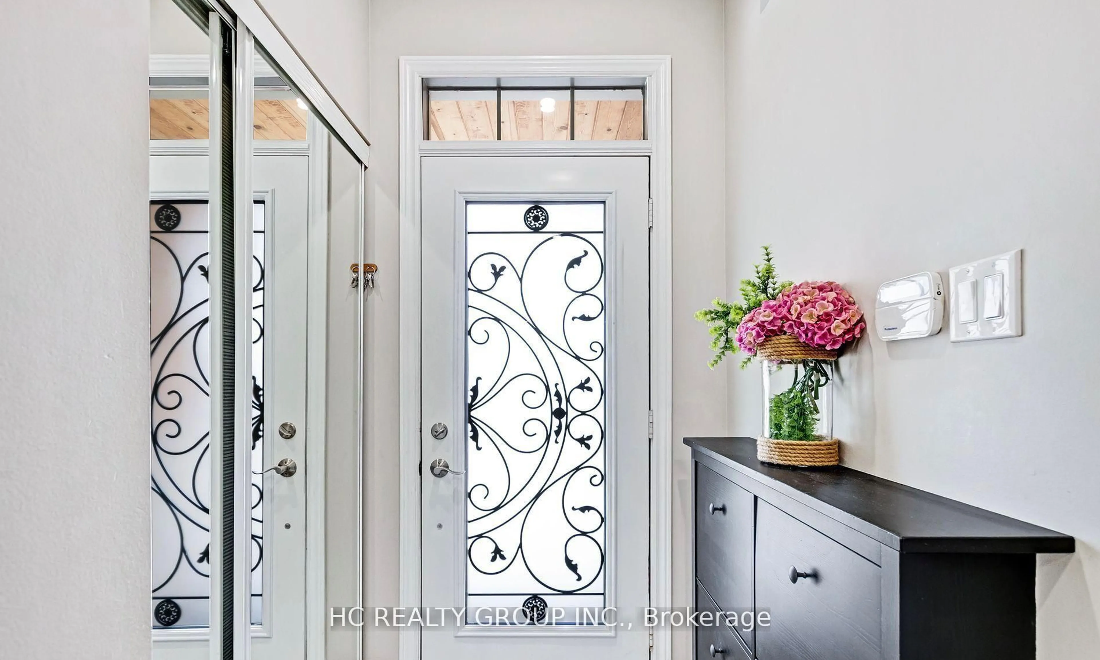 Indoor entryway for 90 Boticelli Way, Vaughan Ontario L4H 0J5