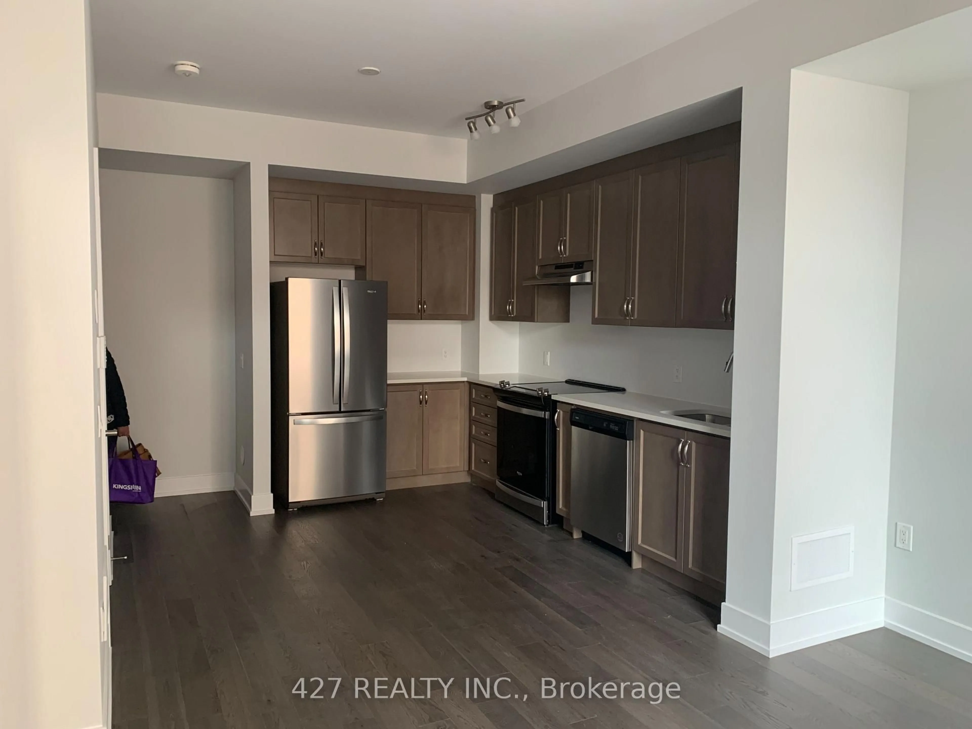 Open concept kitchen, wood/laminate floor for 9580 ISLINGTON Ave #L137, Vaughan Ontario L4H 5E8
