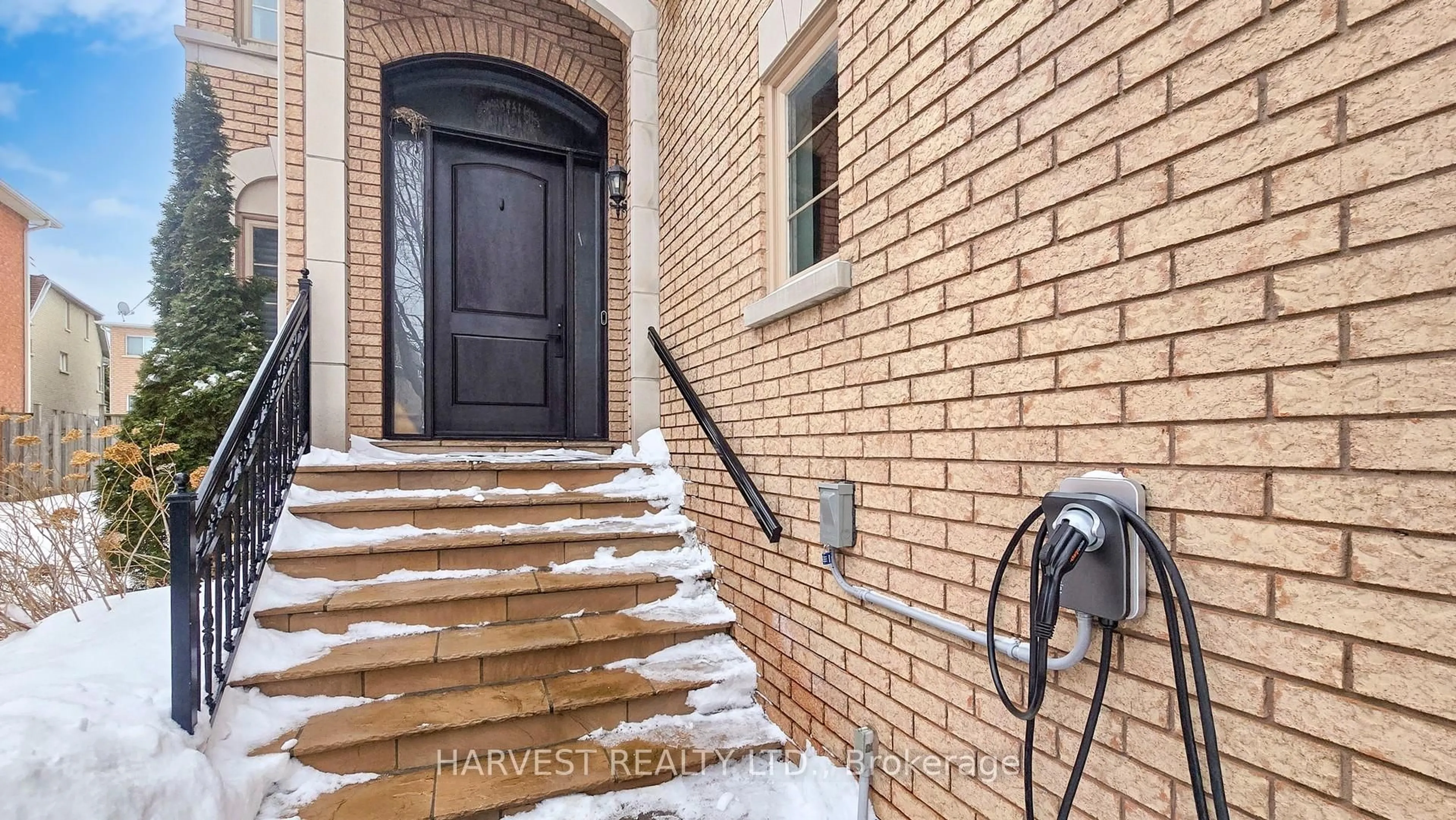 Indoor entryway for 75 Futura Ave, Richmond Hill Ontario L4S 1T2