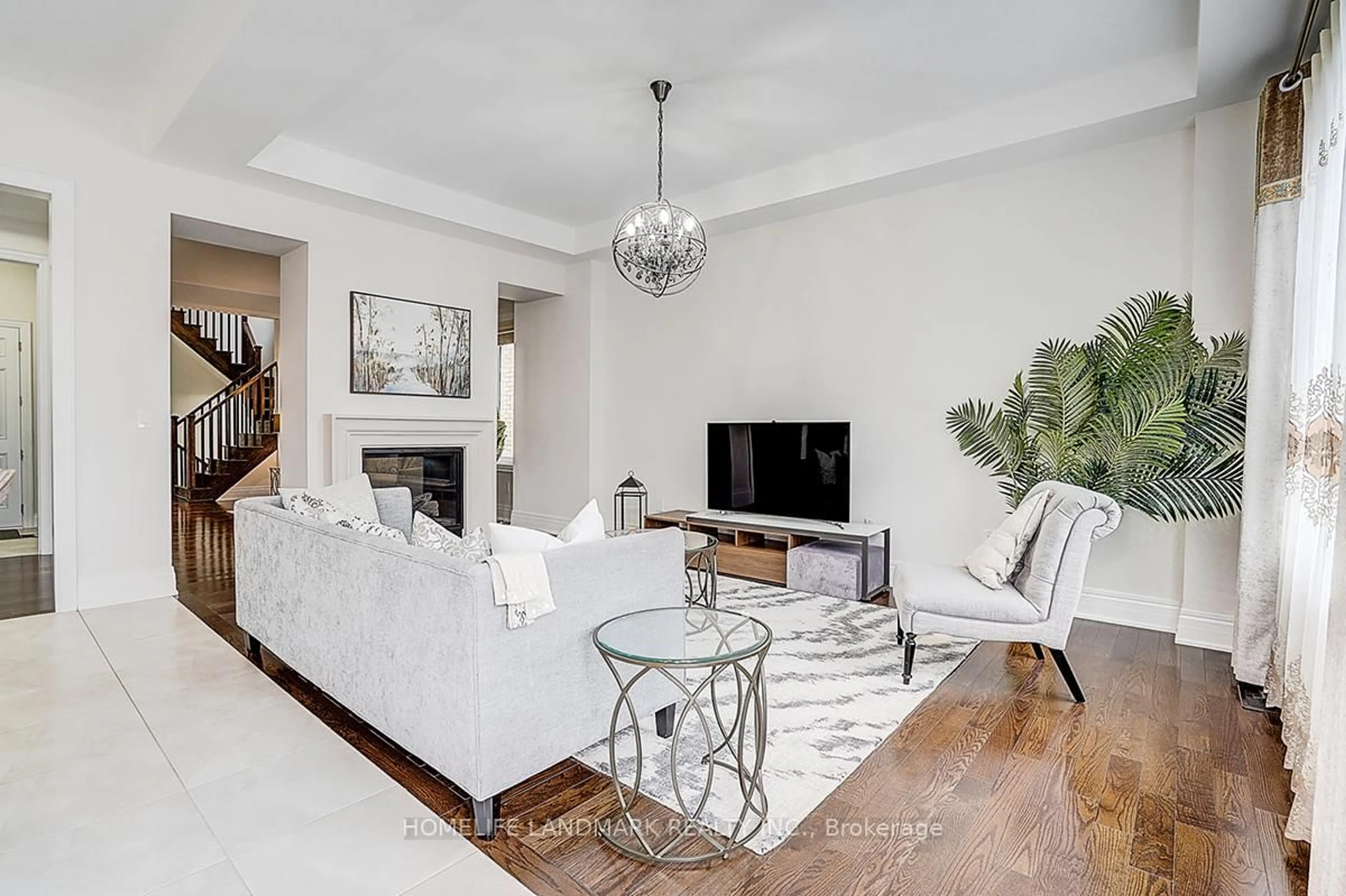 Living room with furniture, unknown for 17 Horse Rake Rd, Vaughan Ontario L6A 4X5